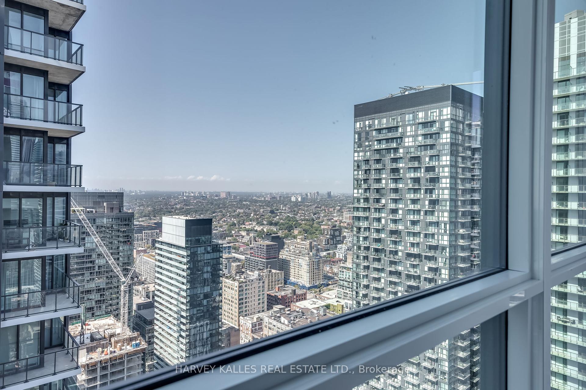 327 King Street W 4205