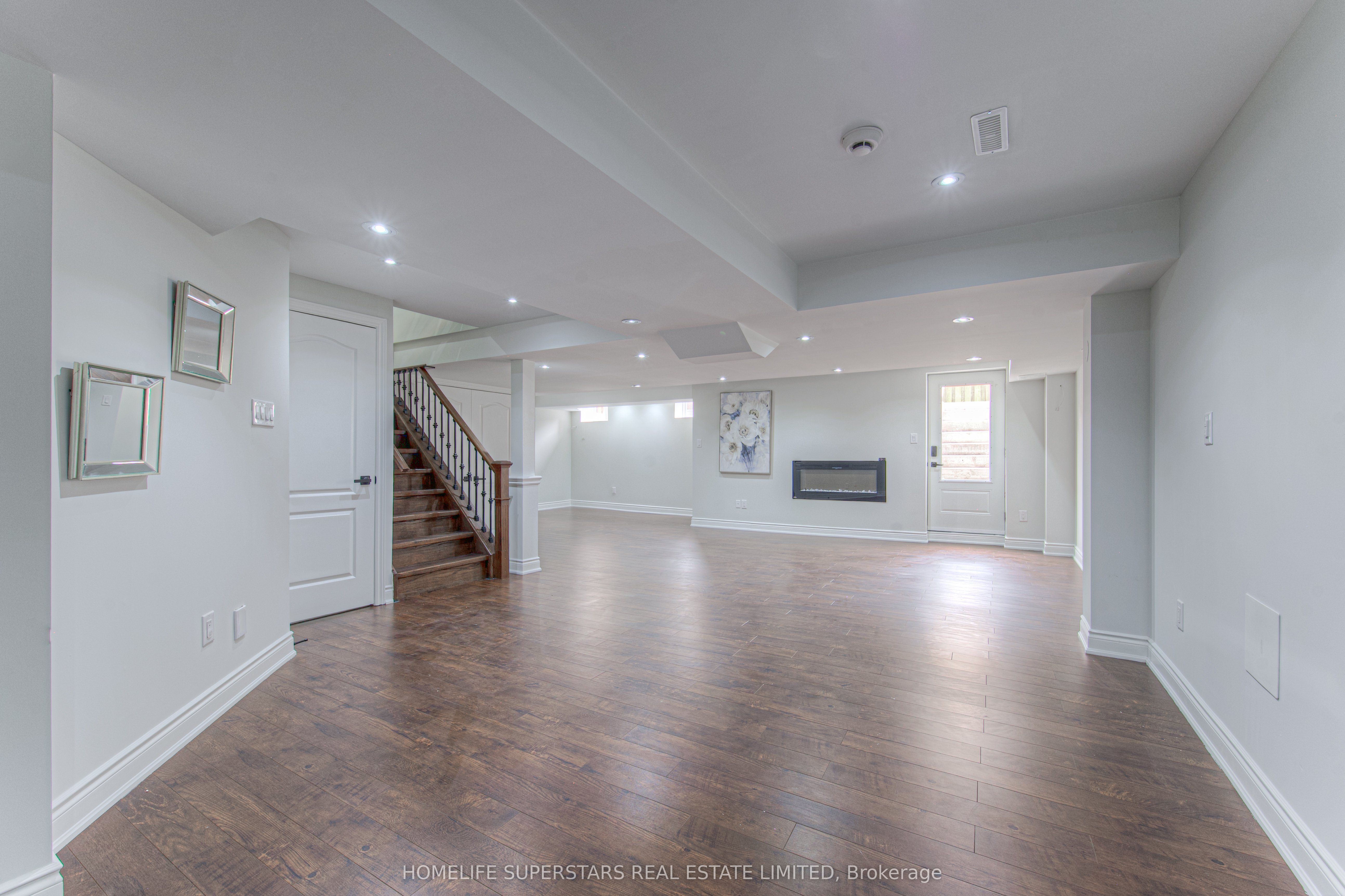 5676 Fantasia Manor