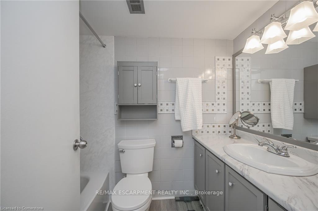 3 Bedrooms Condo at 301 FRANCES,  Hamilton For sale