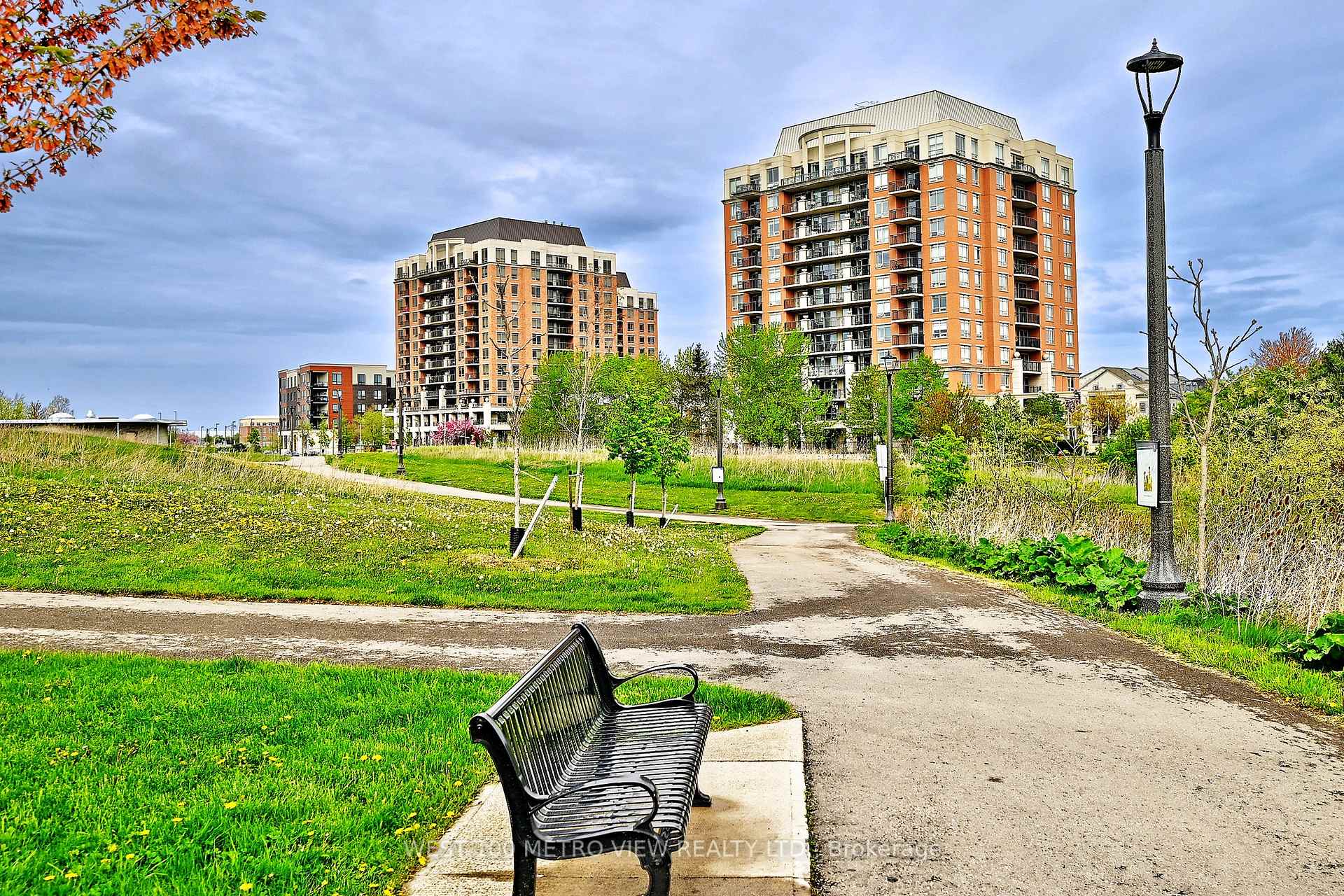 2 Bedrooms Condo at 2365 CENTRAL PARK, Oakville For sale