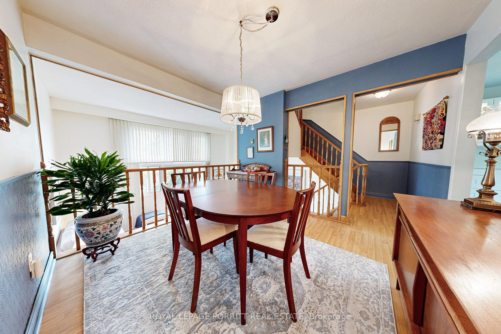 3 Bedrooms Condo at 3395 Cliff, Mississauga For sale