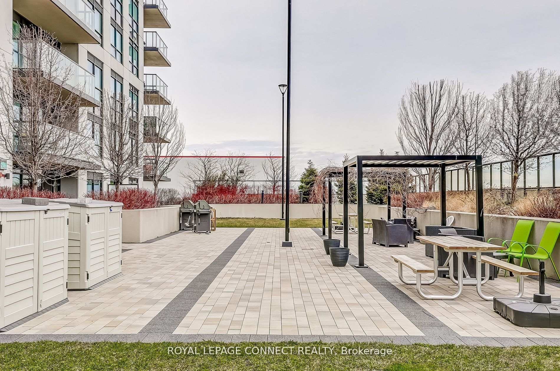 1 Bedroom Condo at 8 Trent, Toronto For sale