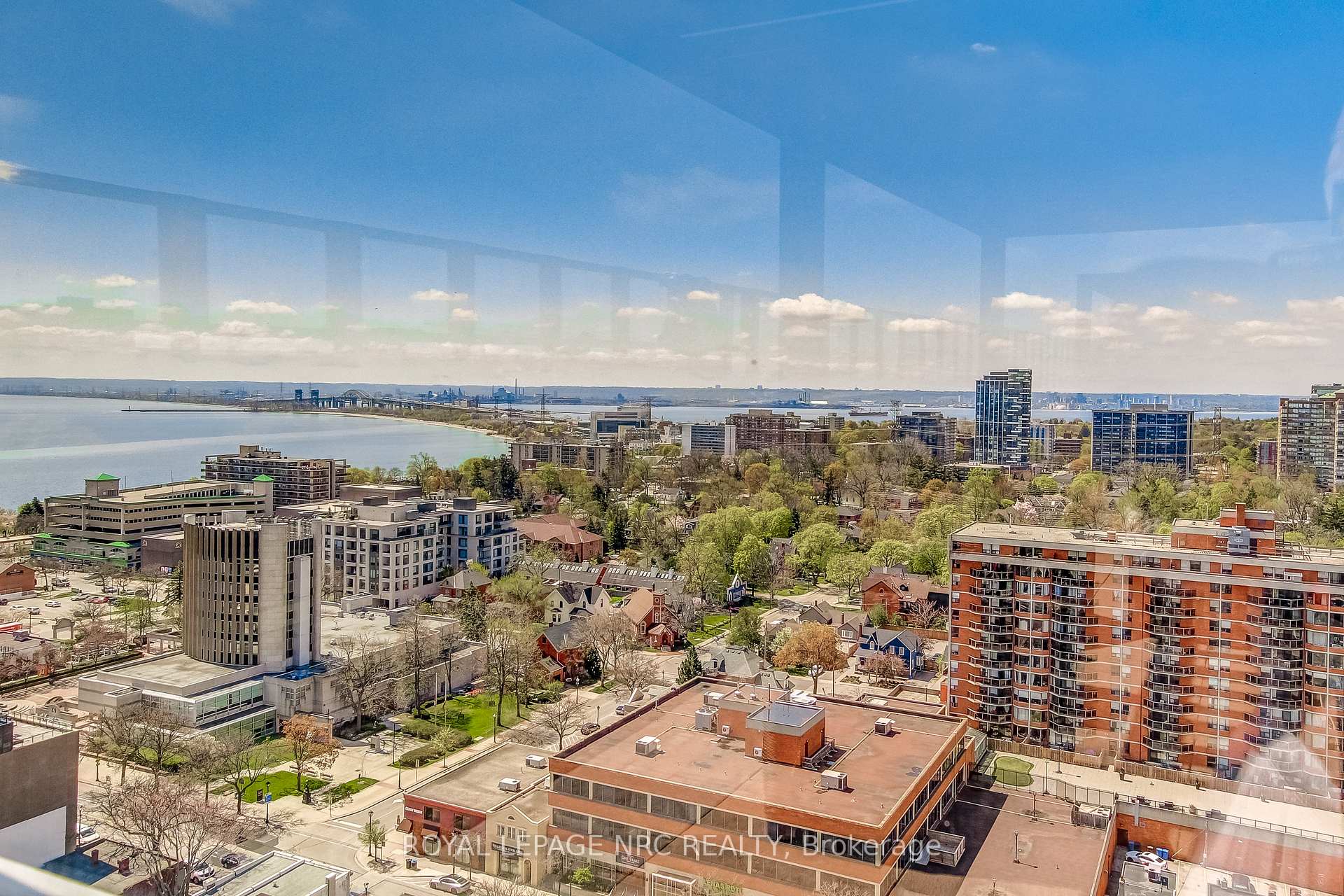 2 Bedrooms Condo at 2025 Maria, Burlington For sale