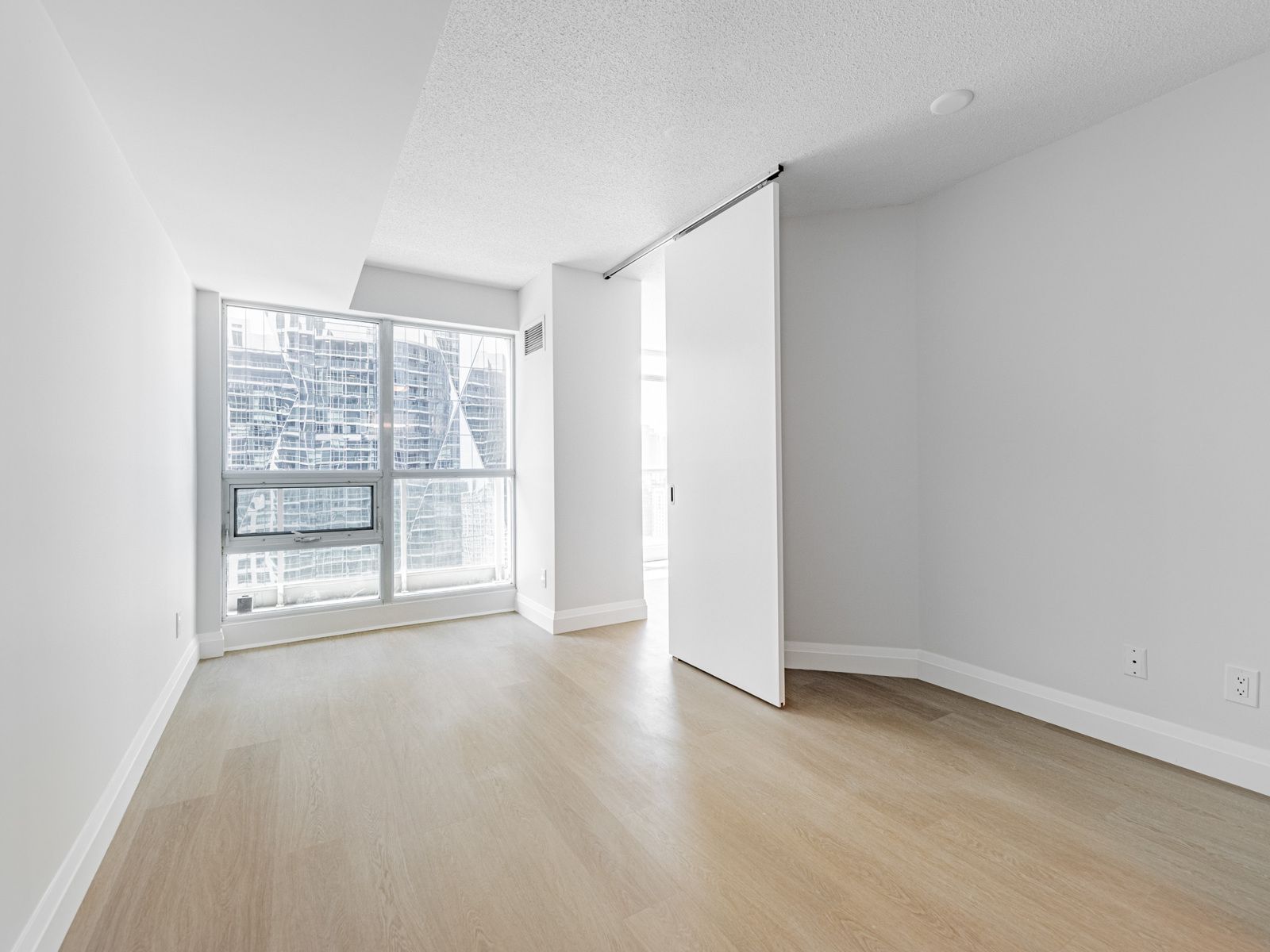 18 Yonge Street 3013