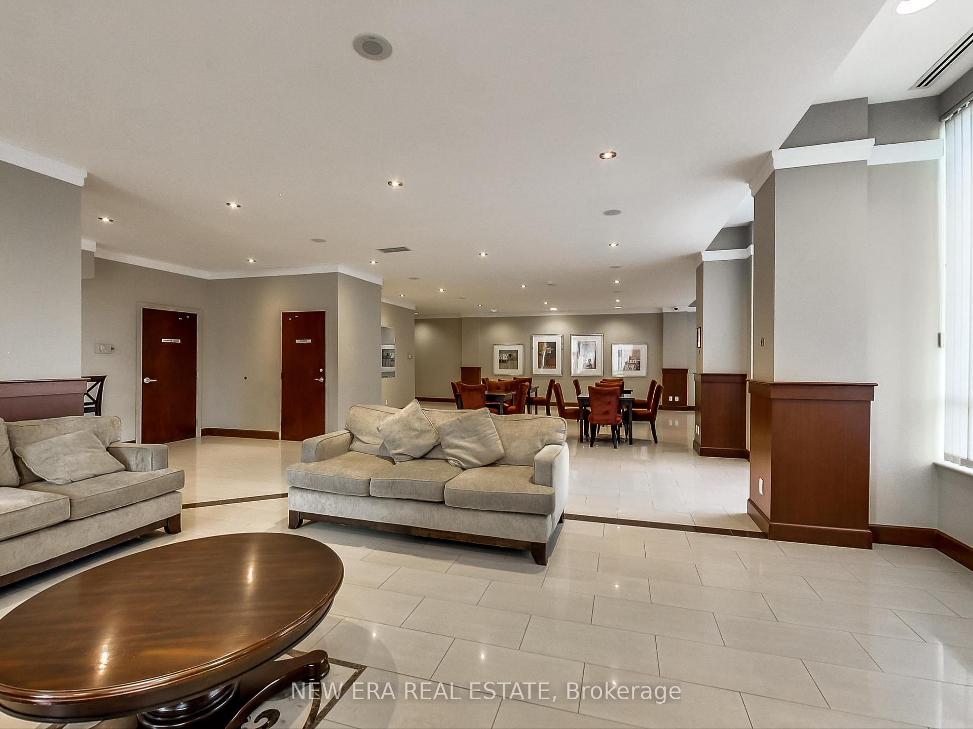 3 Bedrooms Condo at 1359 Rathburn, Mississauga For sale