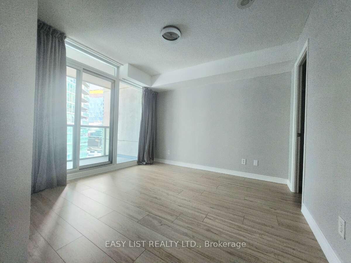 2 Bedrooms Condo at 51 Lower Simcoe, Toronto For sale