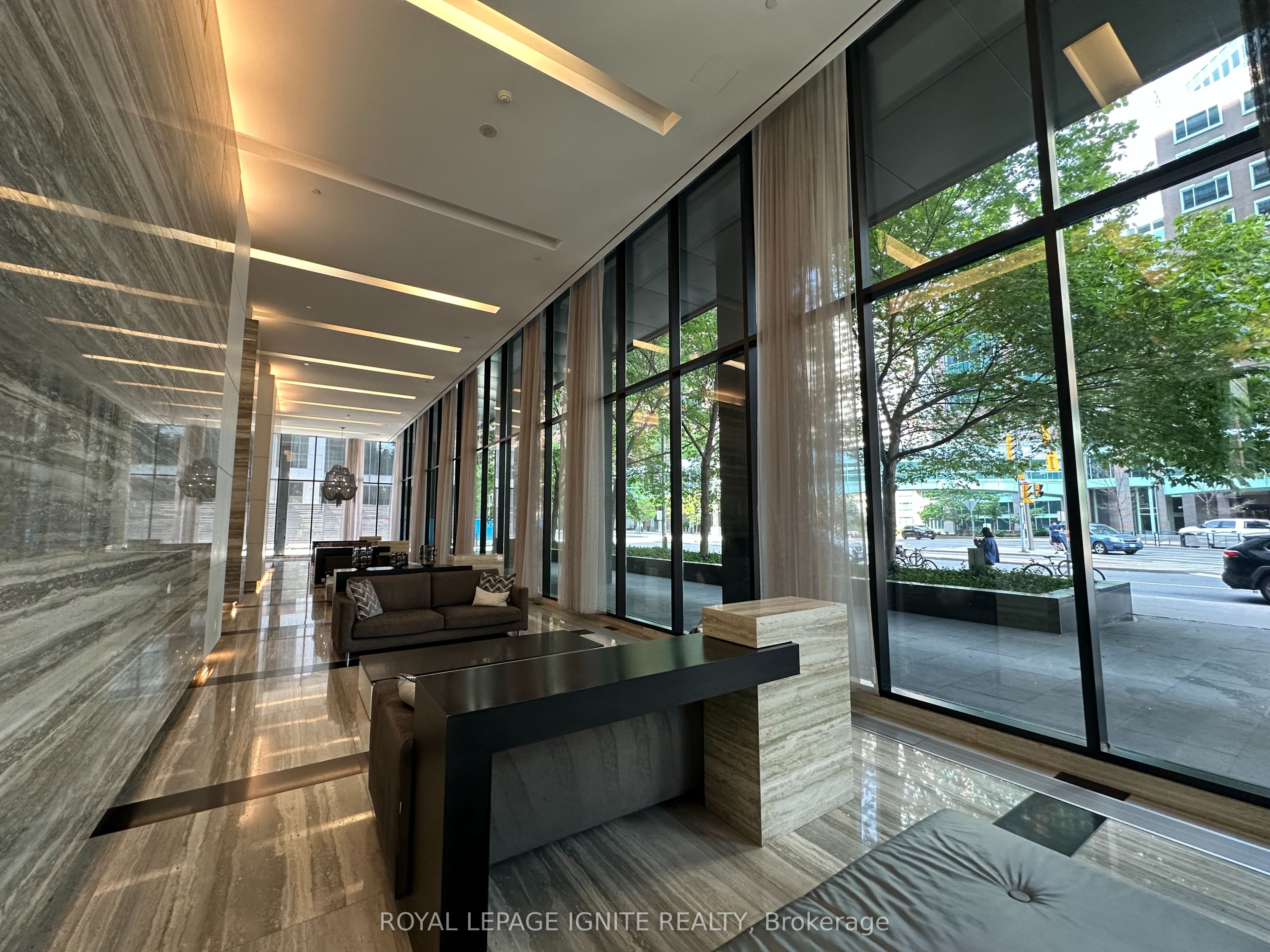 110 Charles Street E, #1809