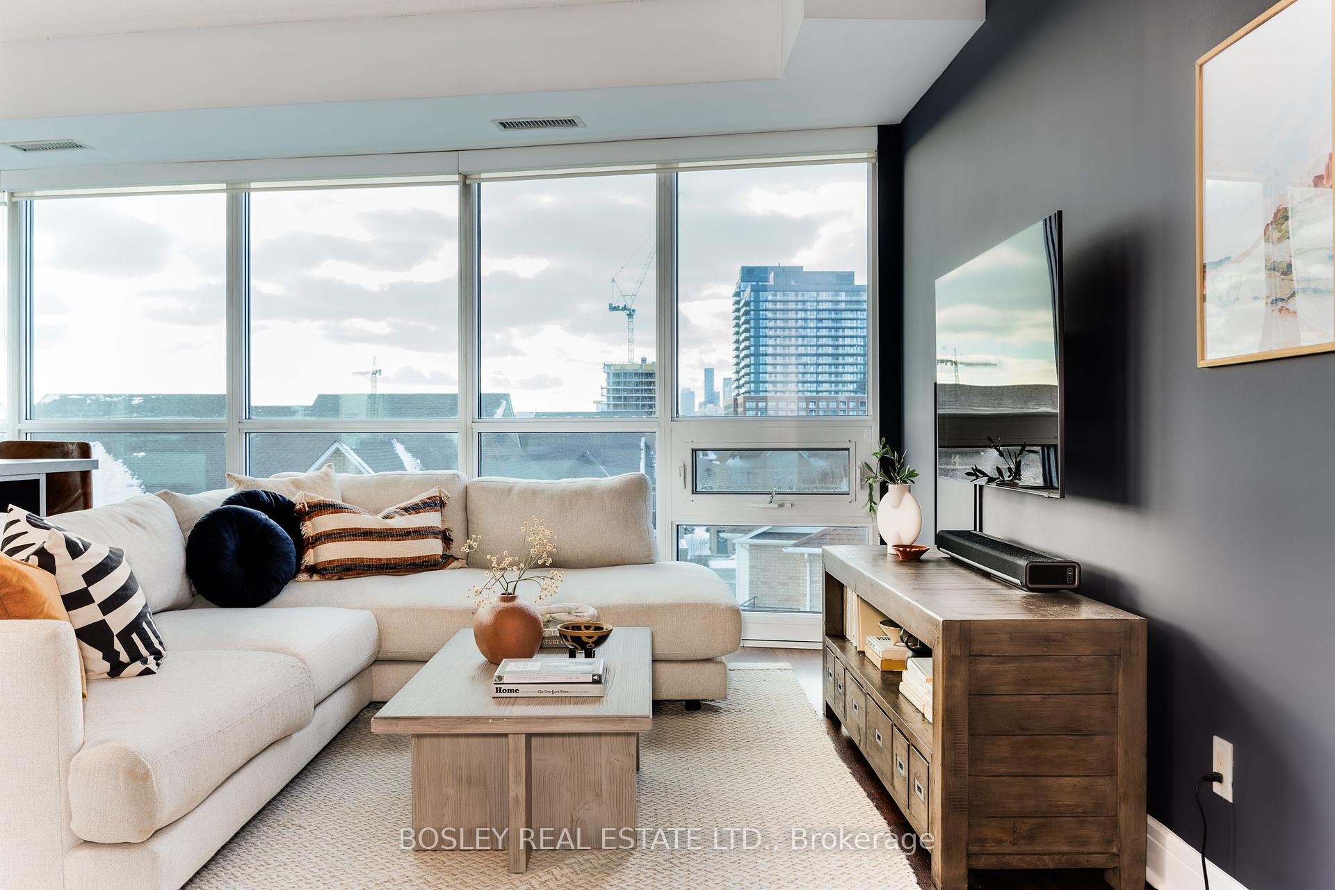 3 Bedrooms Condo at 35 Brian Peck, Toronto For sale