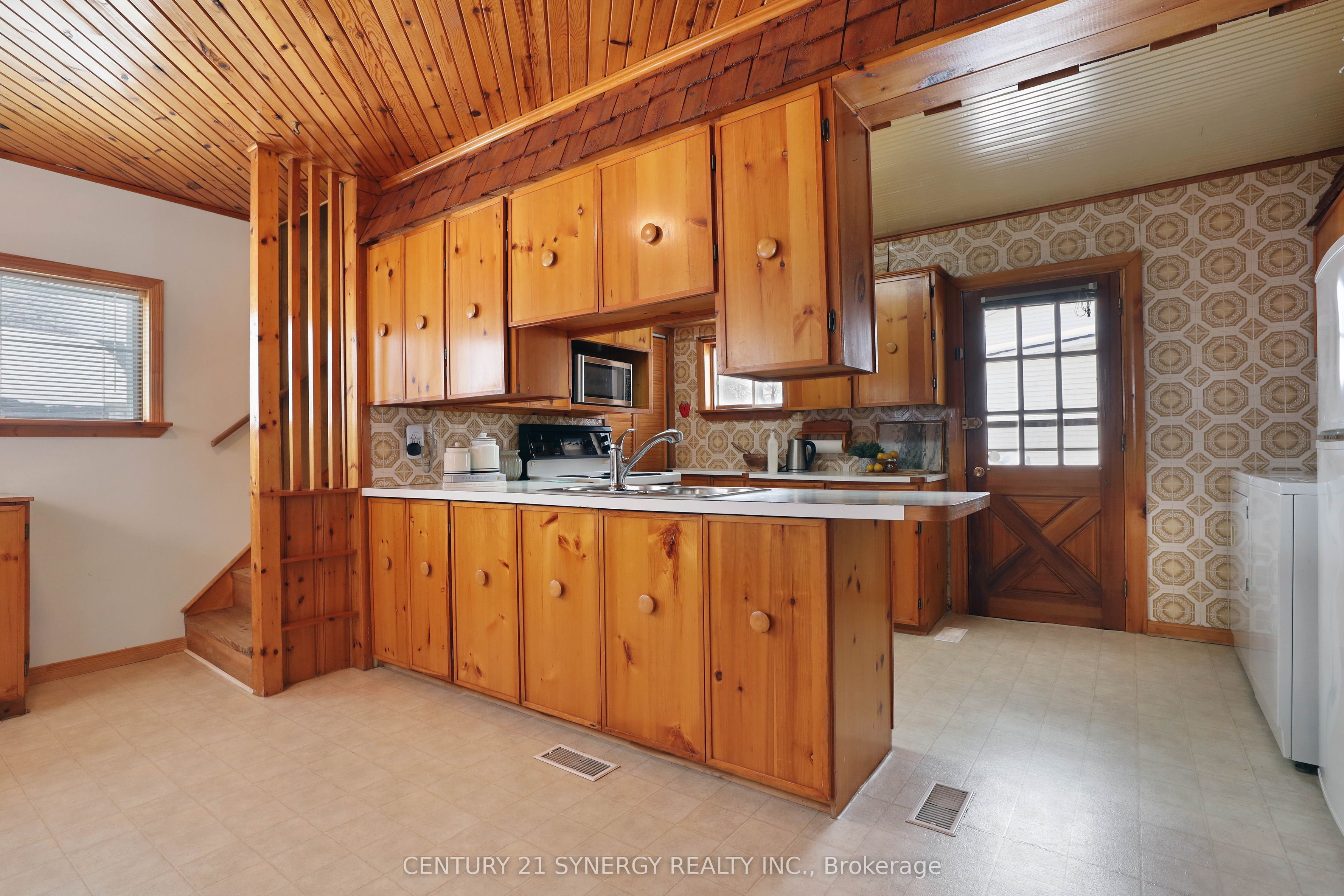111 Brockville Street, Smith Falls, ON K7A 3Y7