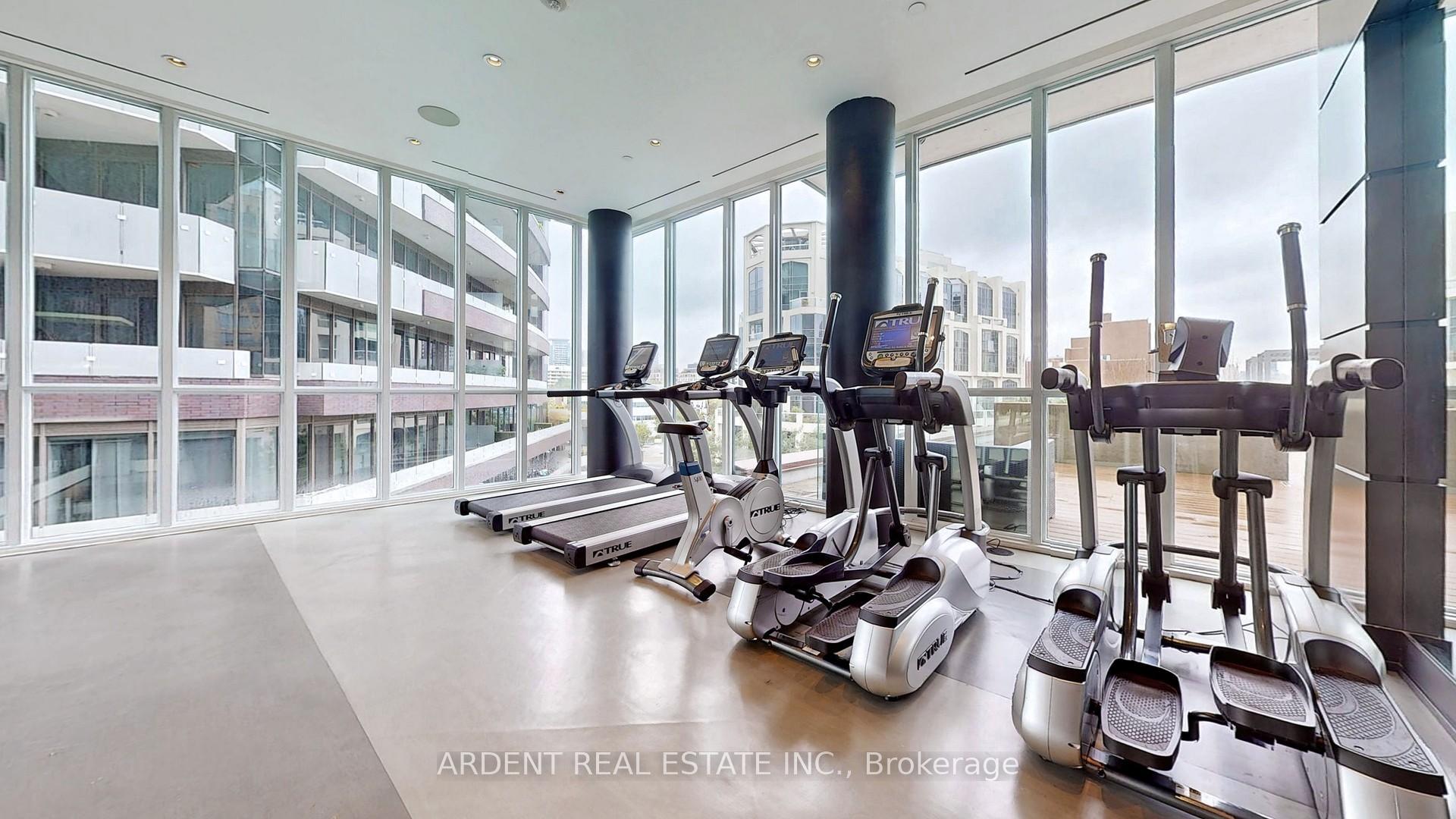 3 Bedrooms Condo at 32 Davenport,  Toronto For sale