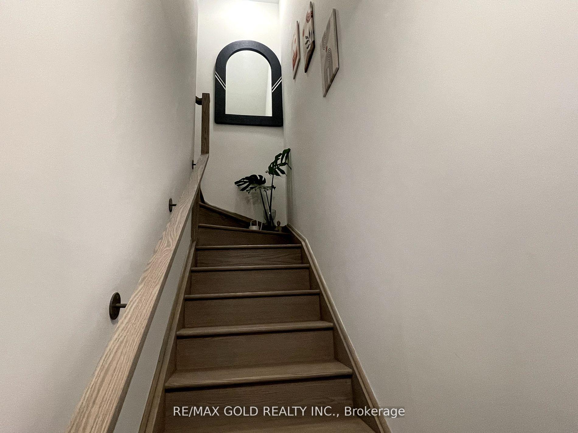 2 Bedrooms Condo at 1115 Douglas McCurdy Comm, Mississauga For sale