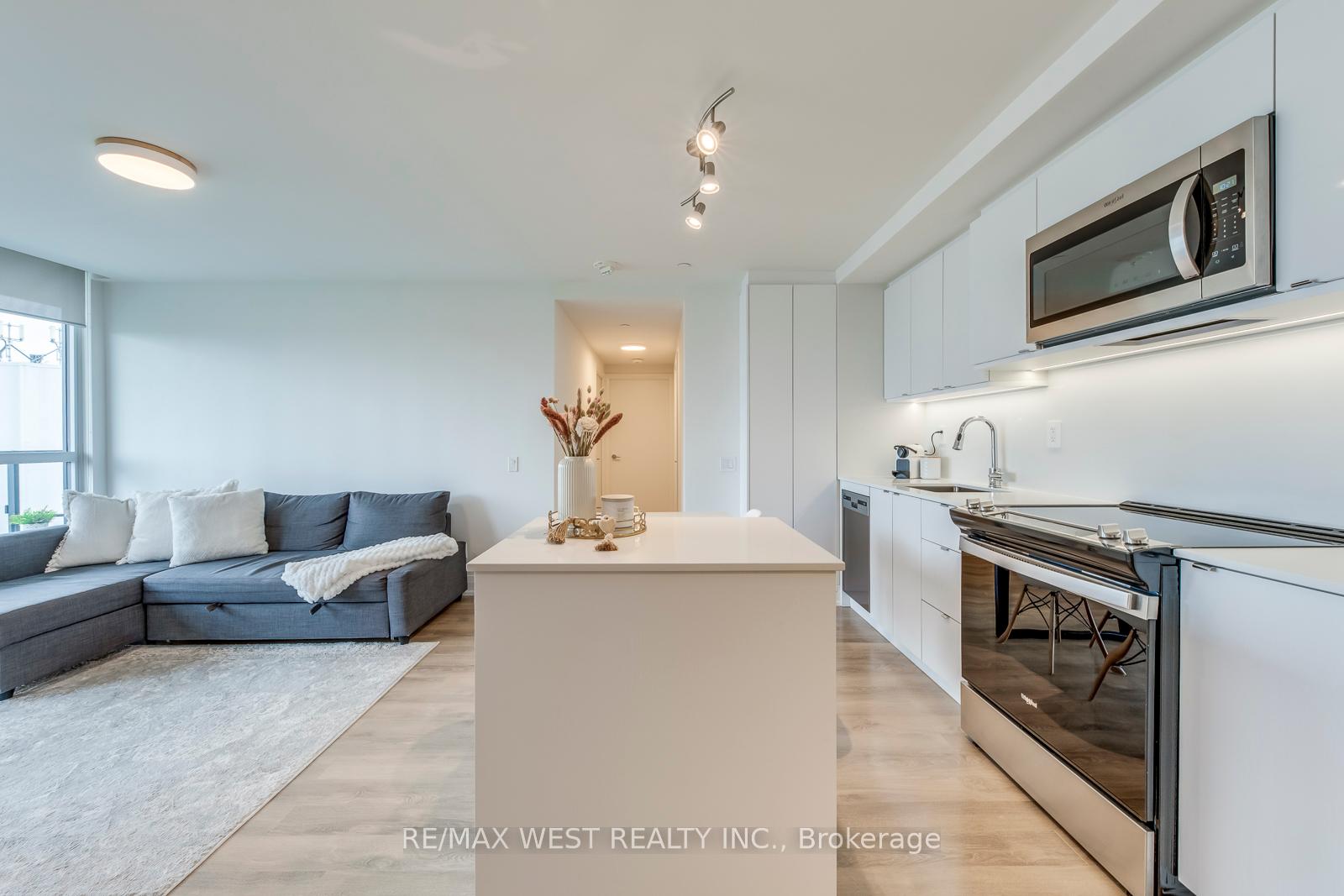 3 Bedrooms Condo at 1461 Lawrence, Toronto For sale