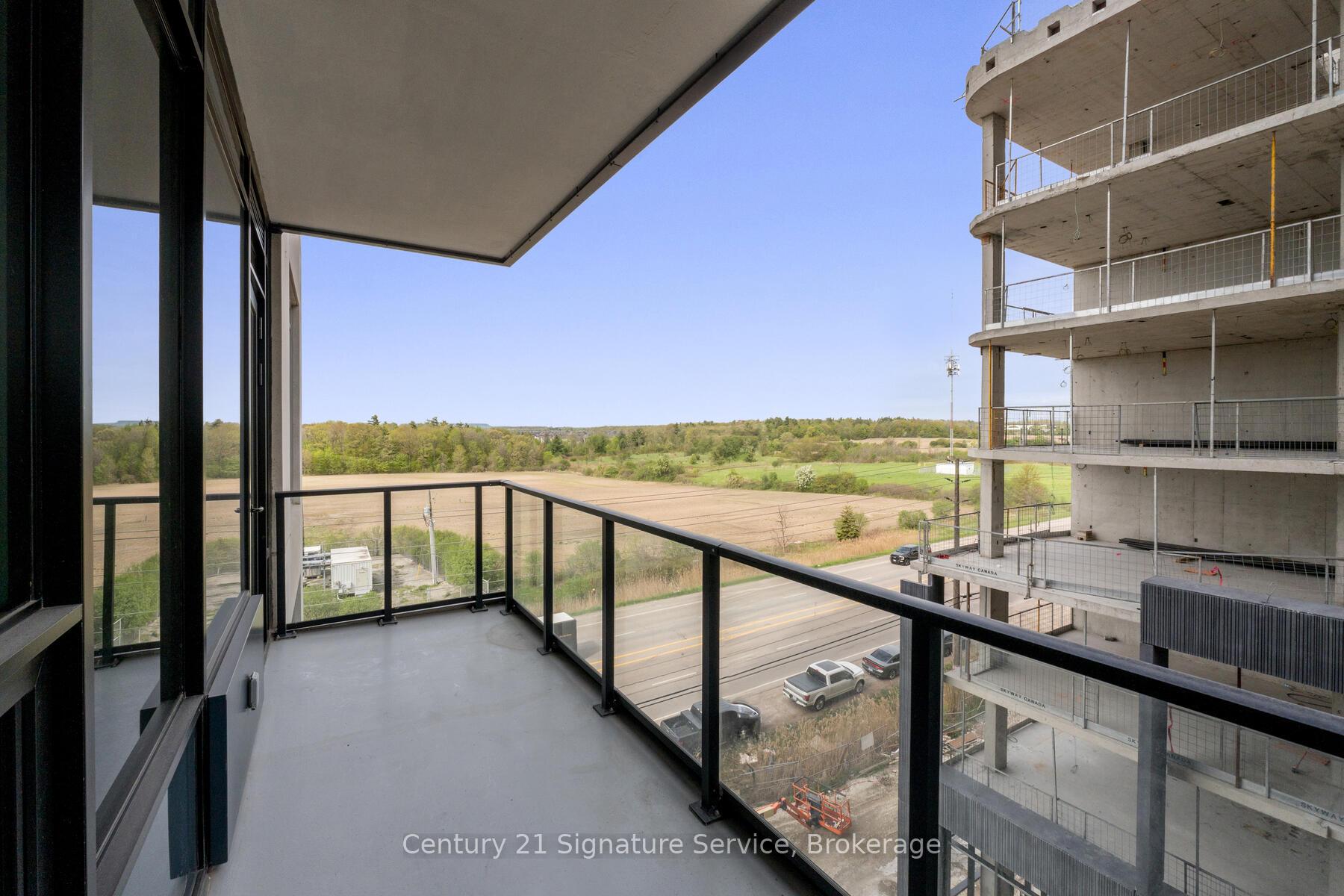 2 Bedrooms Condo at 3220 William Coltson, Oakville For sale