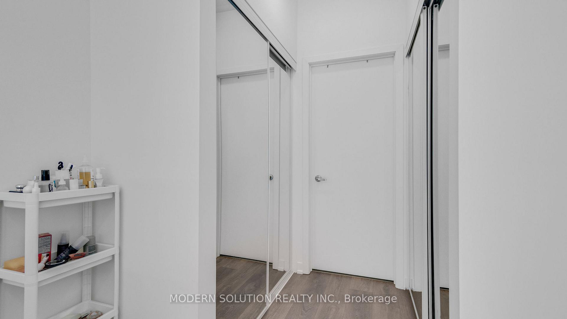 2 Bedrooms Condo at 155 Canon Jackson, Toronto For sale