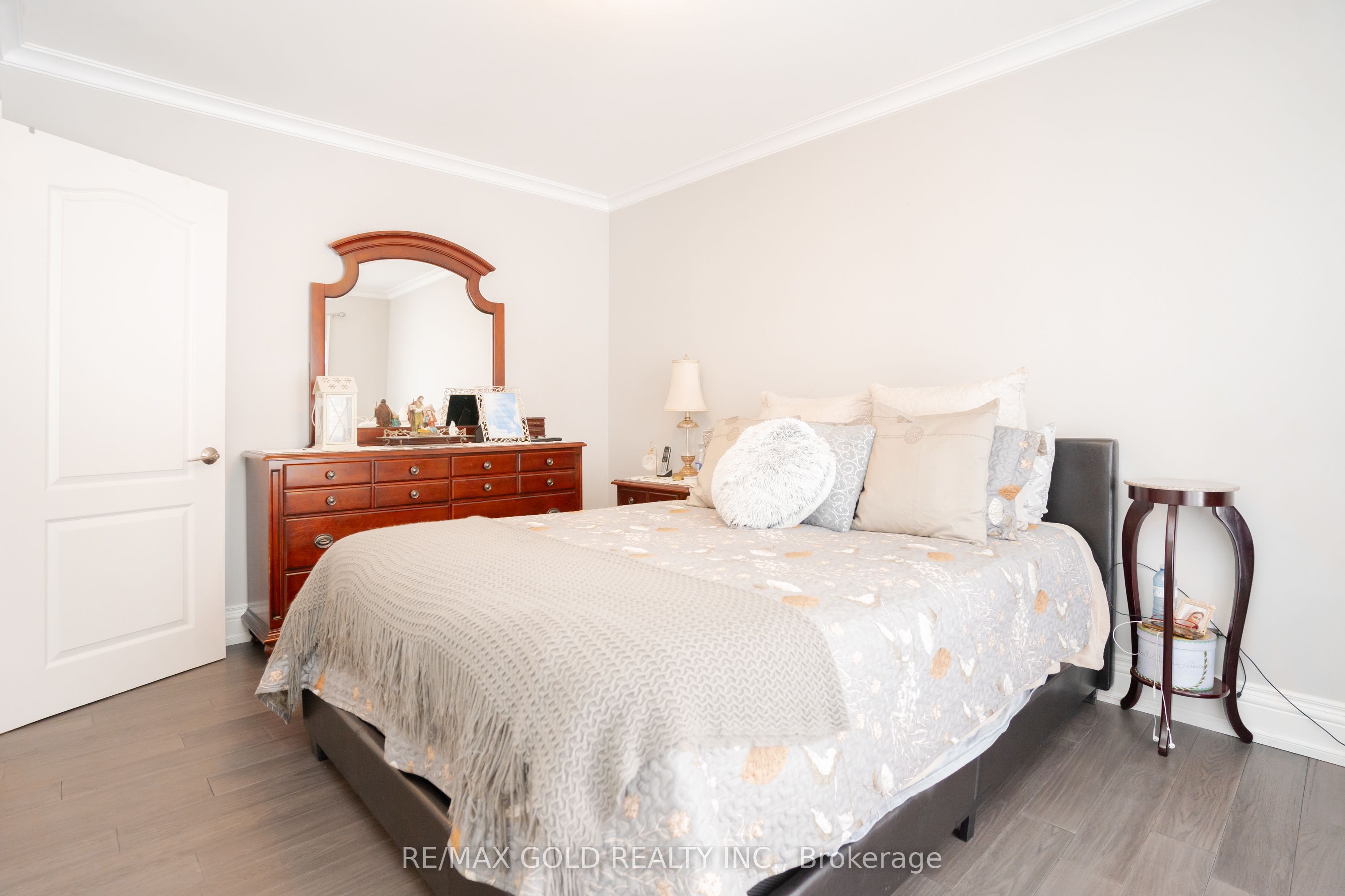 15 Castlemore Drive