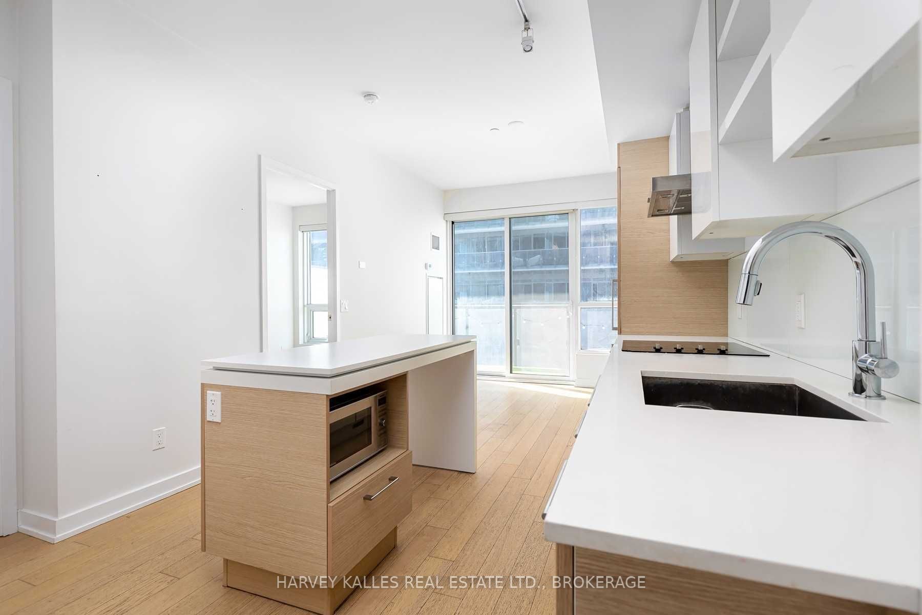 1030 King Street W 1002