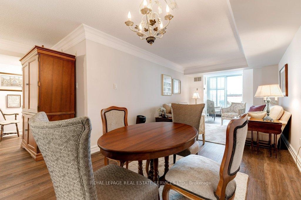 2 Bedrooms Condo at 221 Robinson,  Oakville For sale