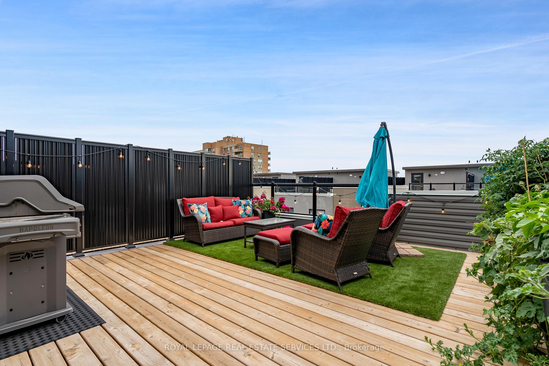 2 Bedrooms Condo at 3415 RIDGEWAY, Mississauga For sale