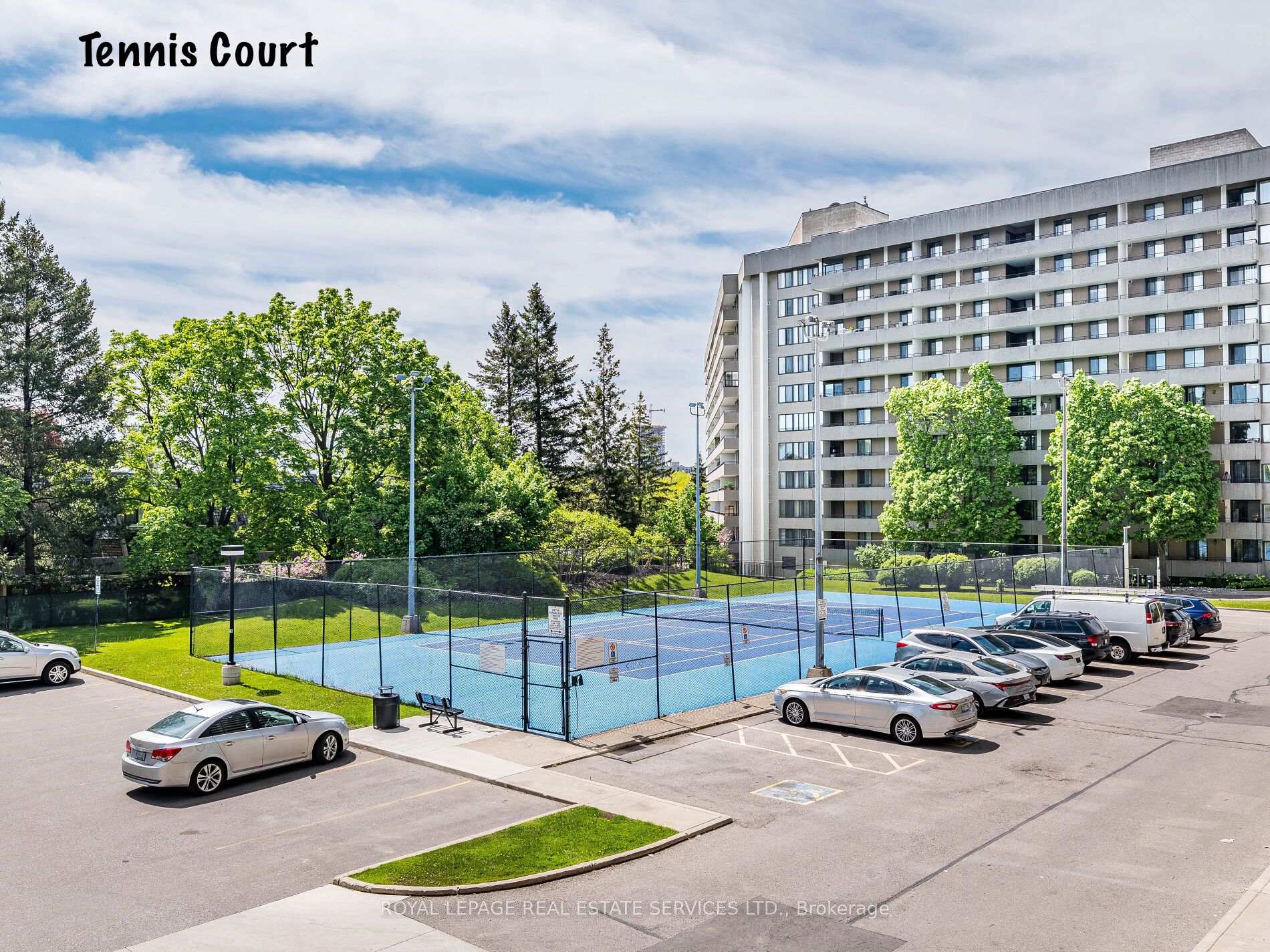 2 Bedrooms Condo at 1300 Mississauga Valley, Mississauga For sale
