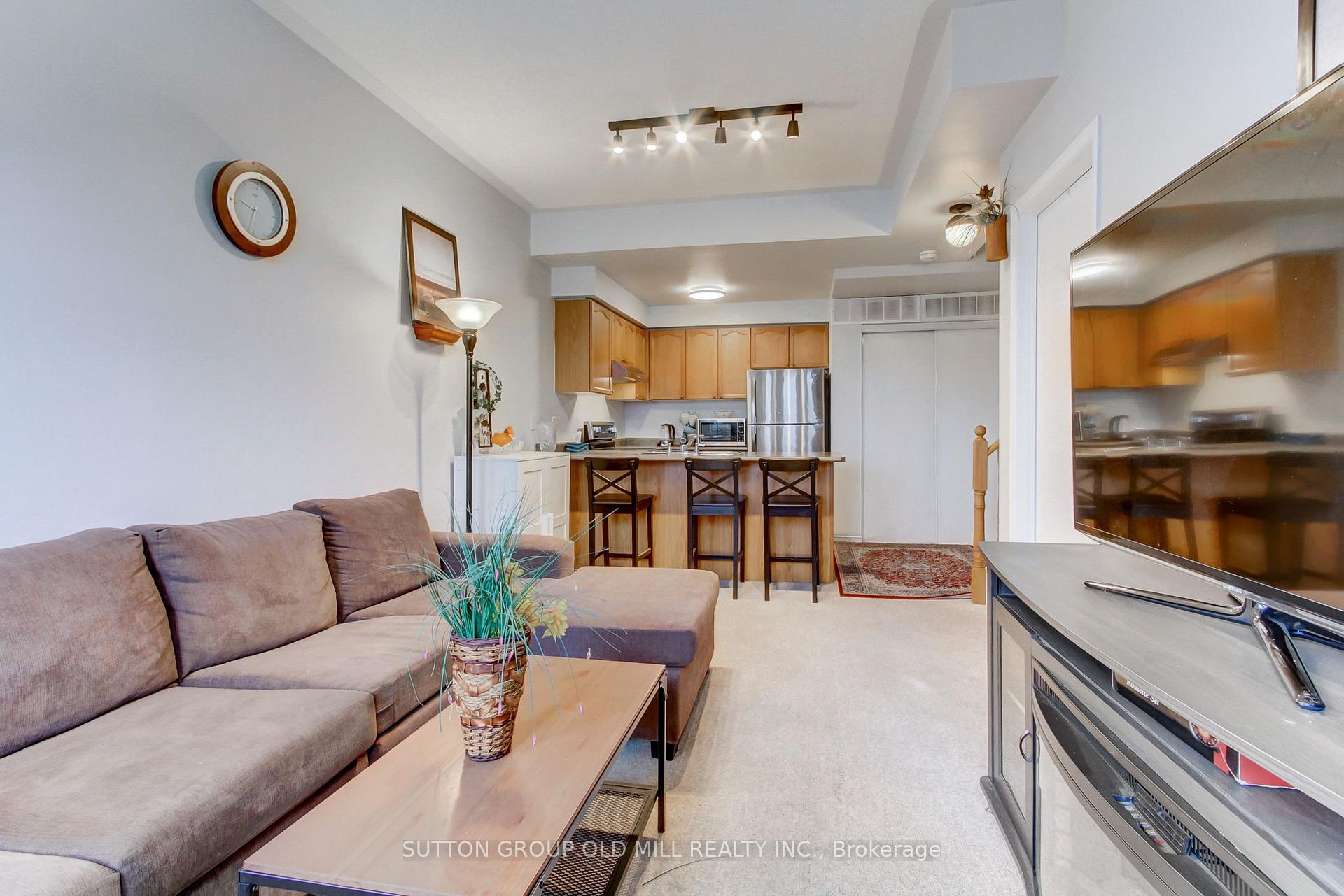 3 Bedrooms Condo at 760 Lawrence,  Toronto For sale