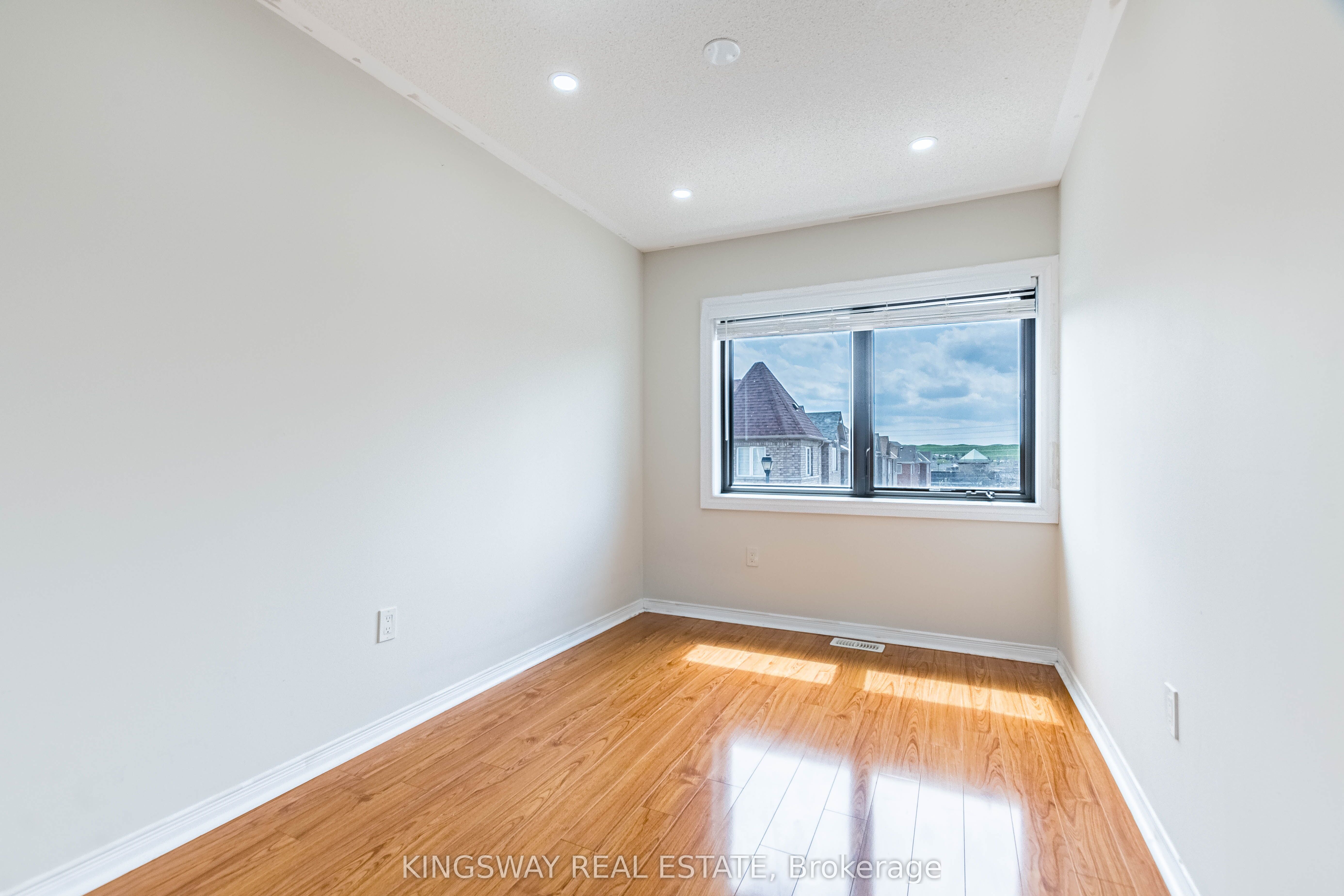 5821 Tiz Road, Mississauga Hurontario