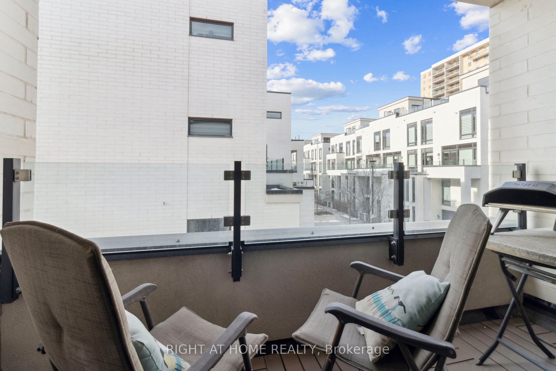 130 Widdicombe Hill Boulevard W, #415