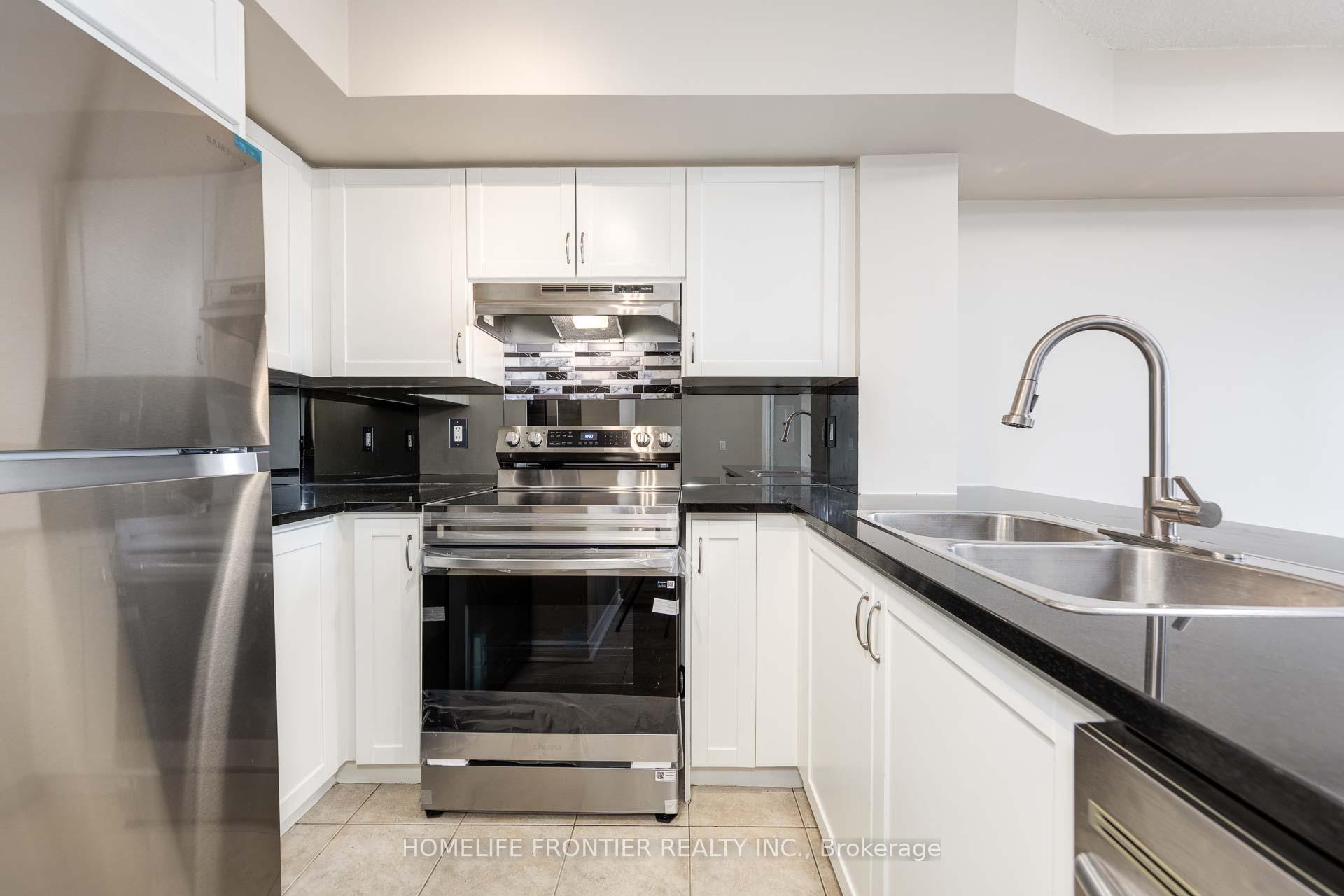 2 Bedrooms Condo at 18 Kenaston, Toronto For sale