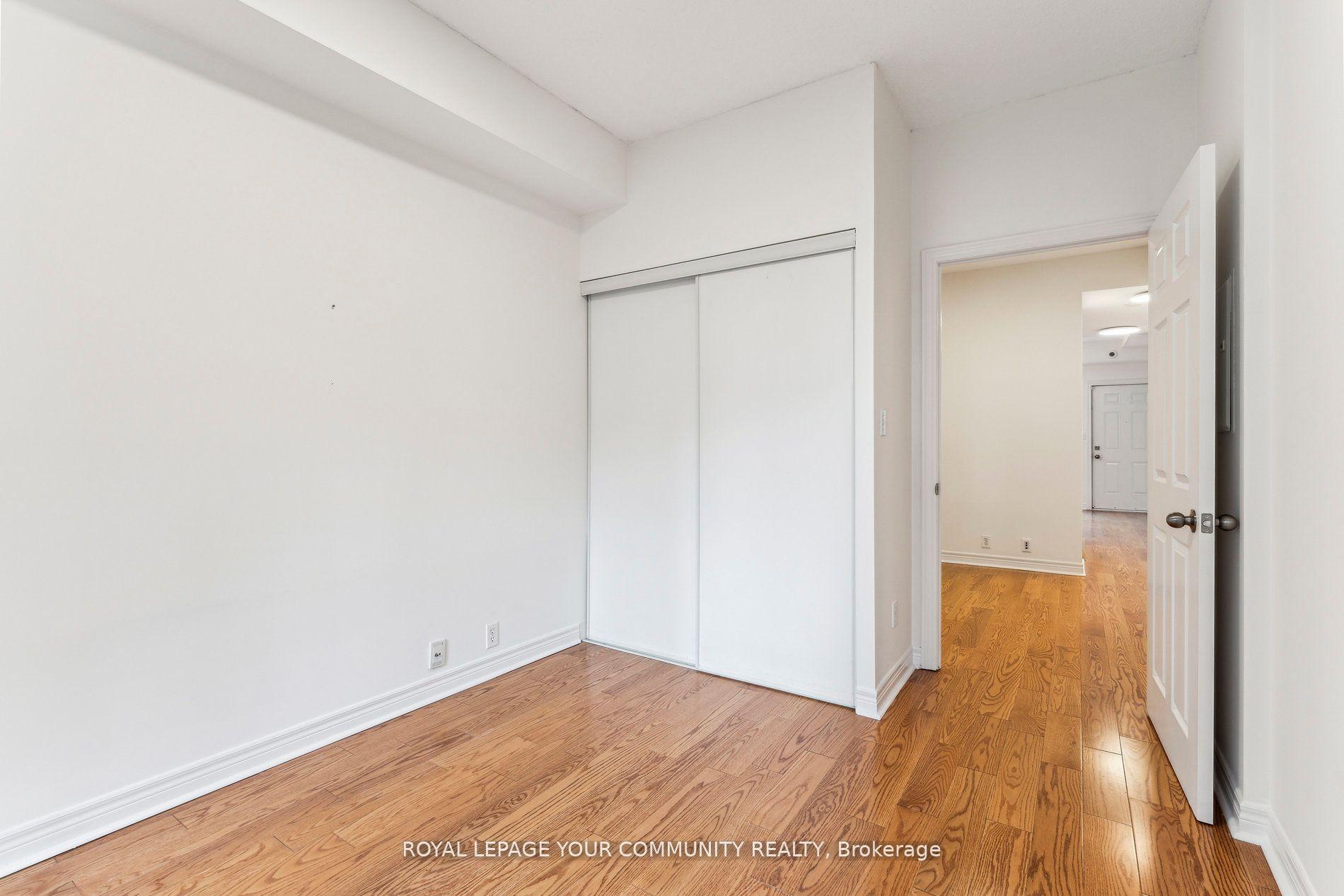 3 Bedrooms Condo at 207 Wellesley,  Toronto For sale