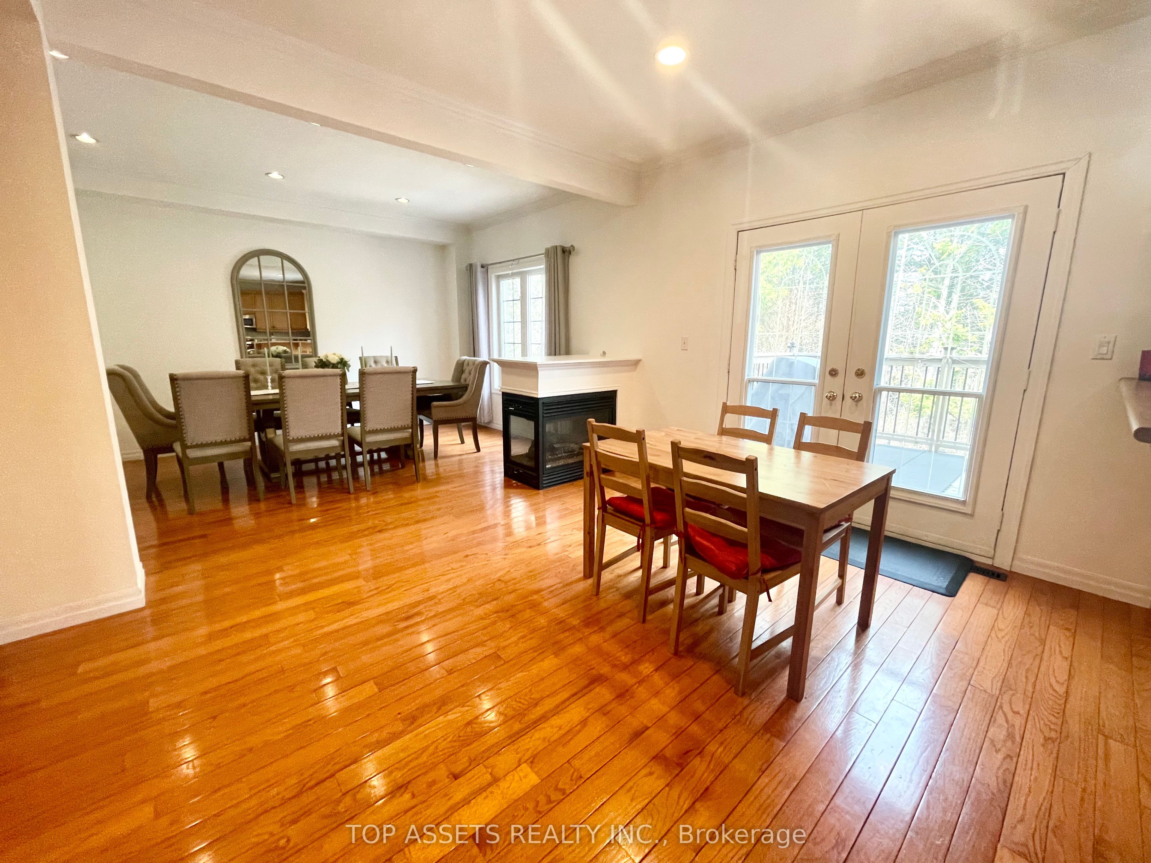 32 Headwater Crescent