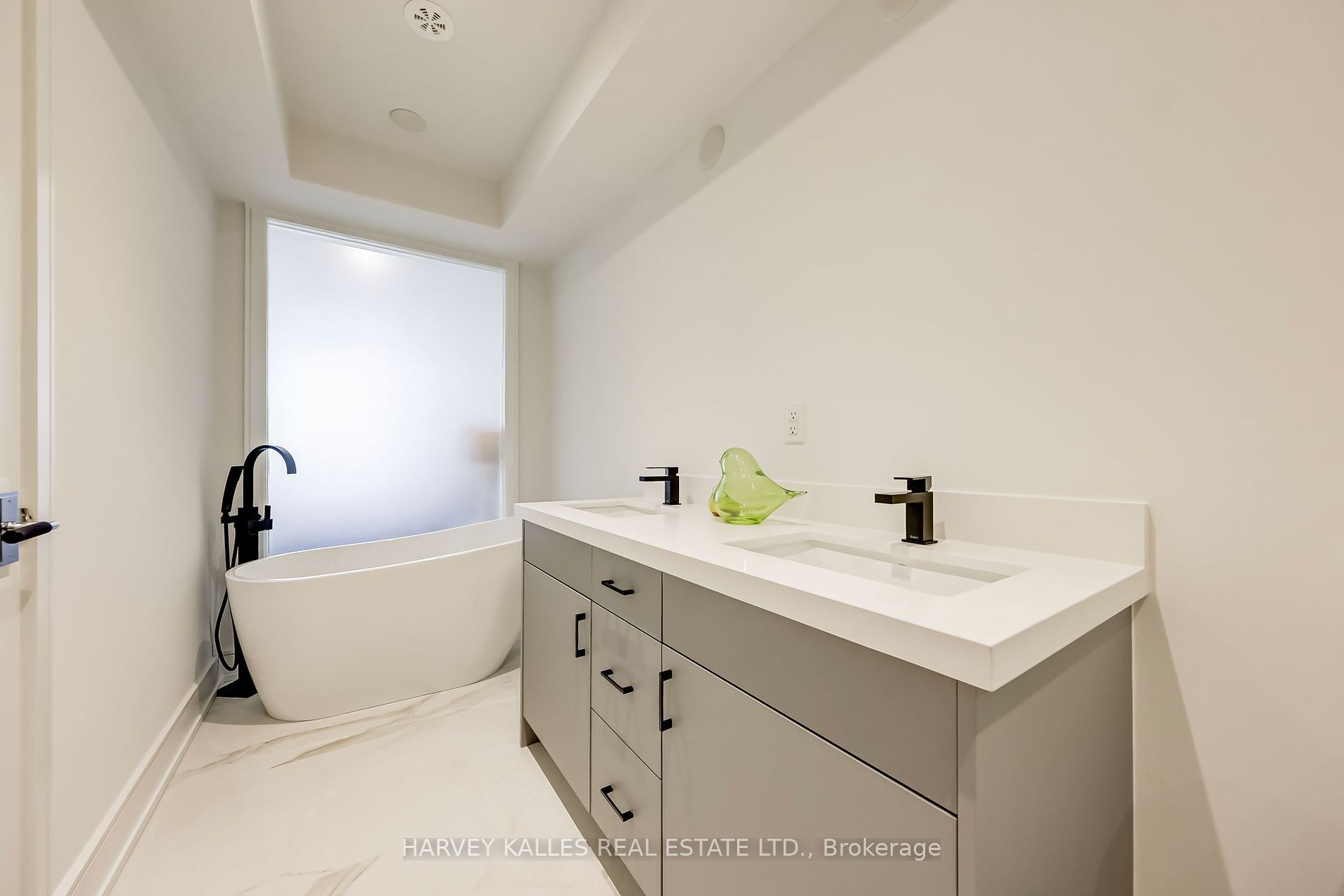 36A Churchill Avenue W