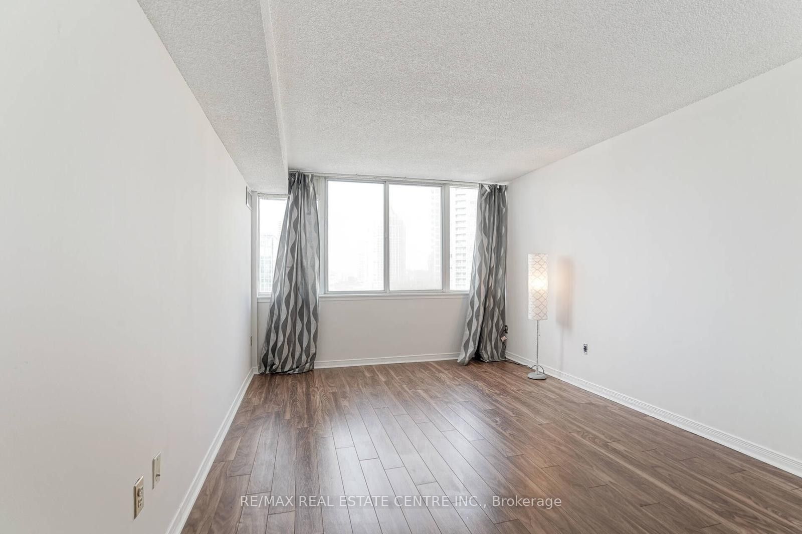 350 Webb Drive, #1407