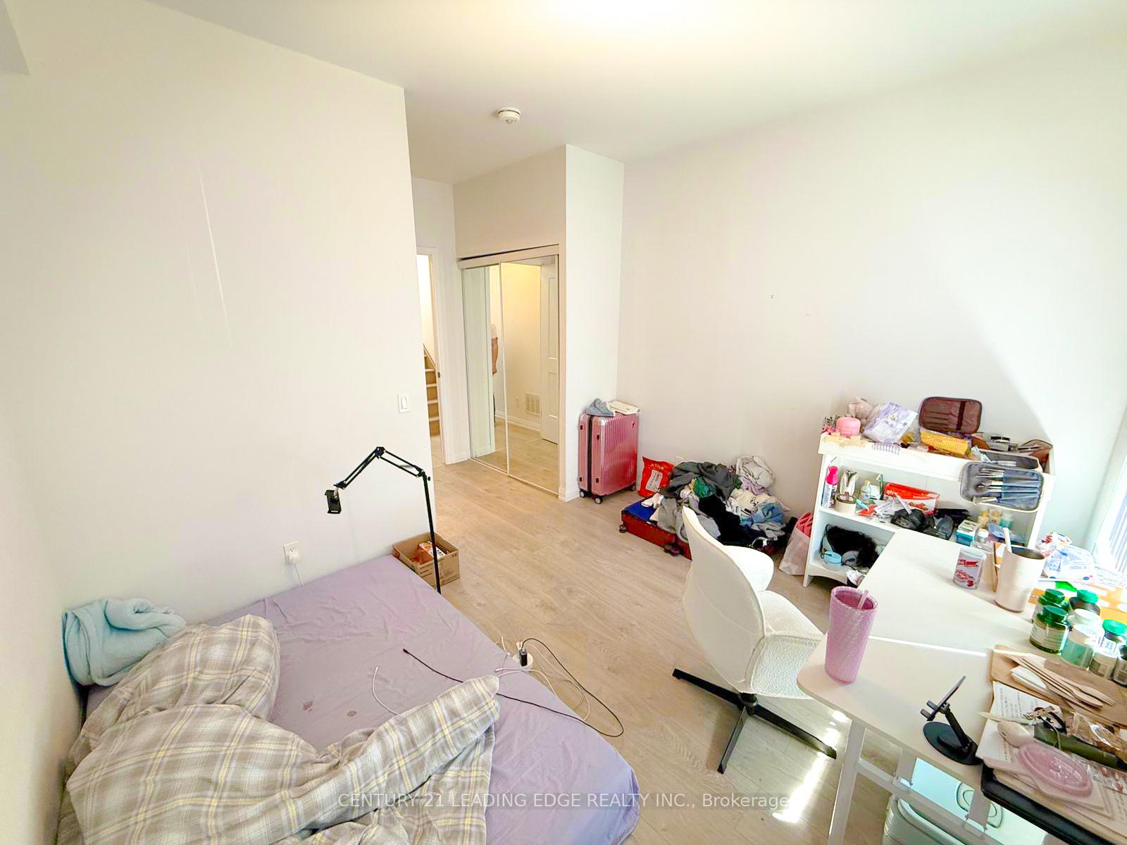 4 Bedrooms Condo at 1050 Portage,  Vaughan For sale