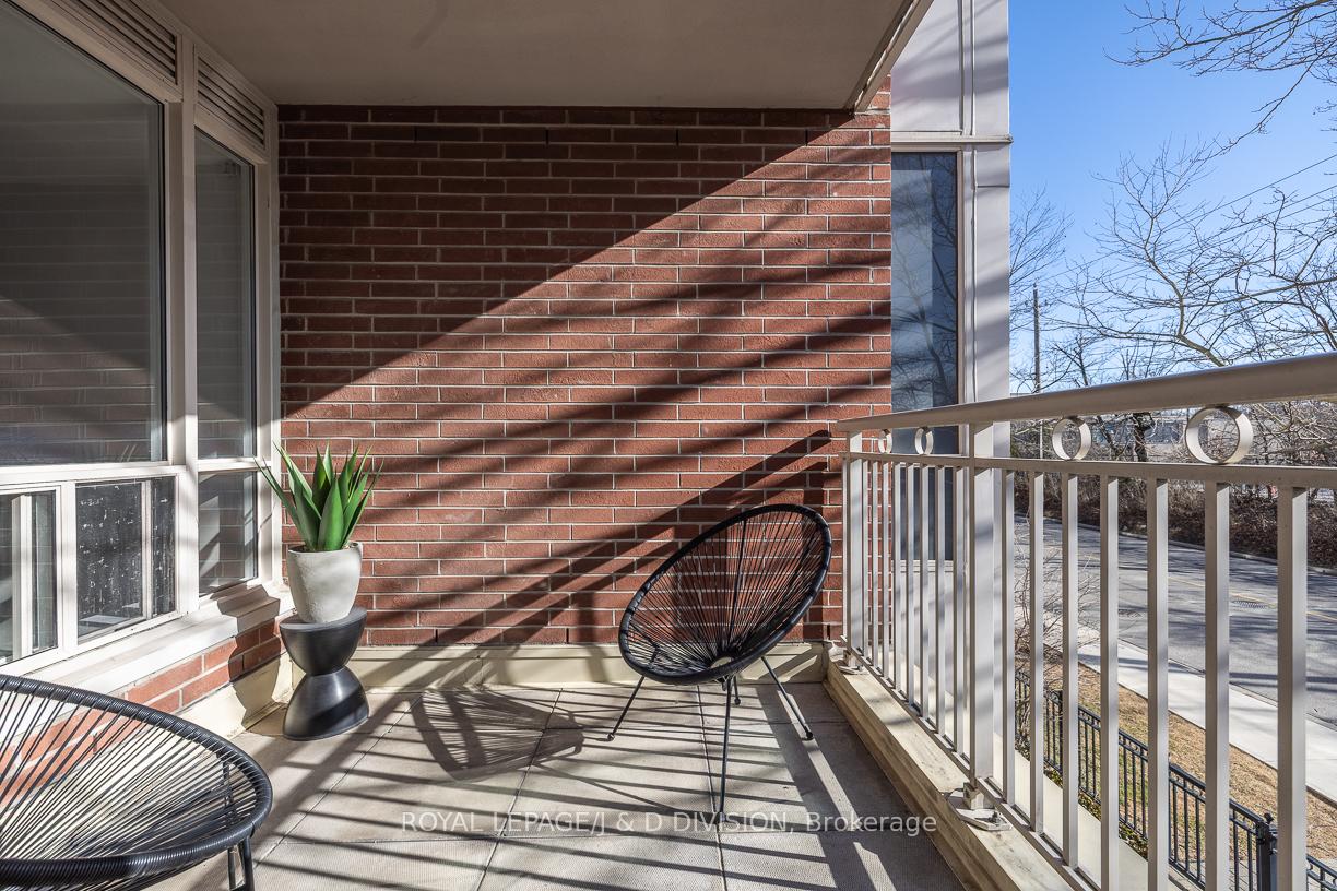 1 Bedroom Condo at 485 Rosewell,  Toronto For sale