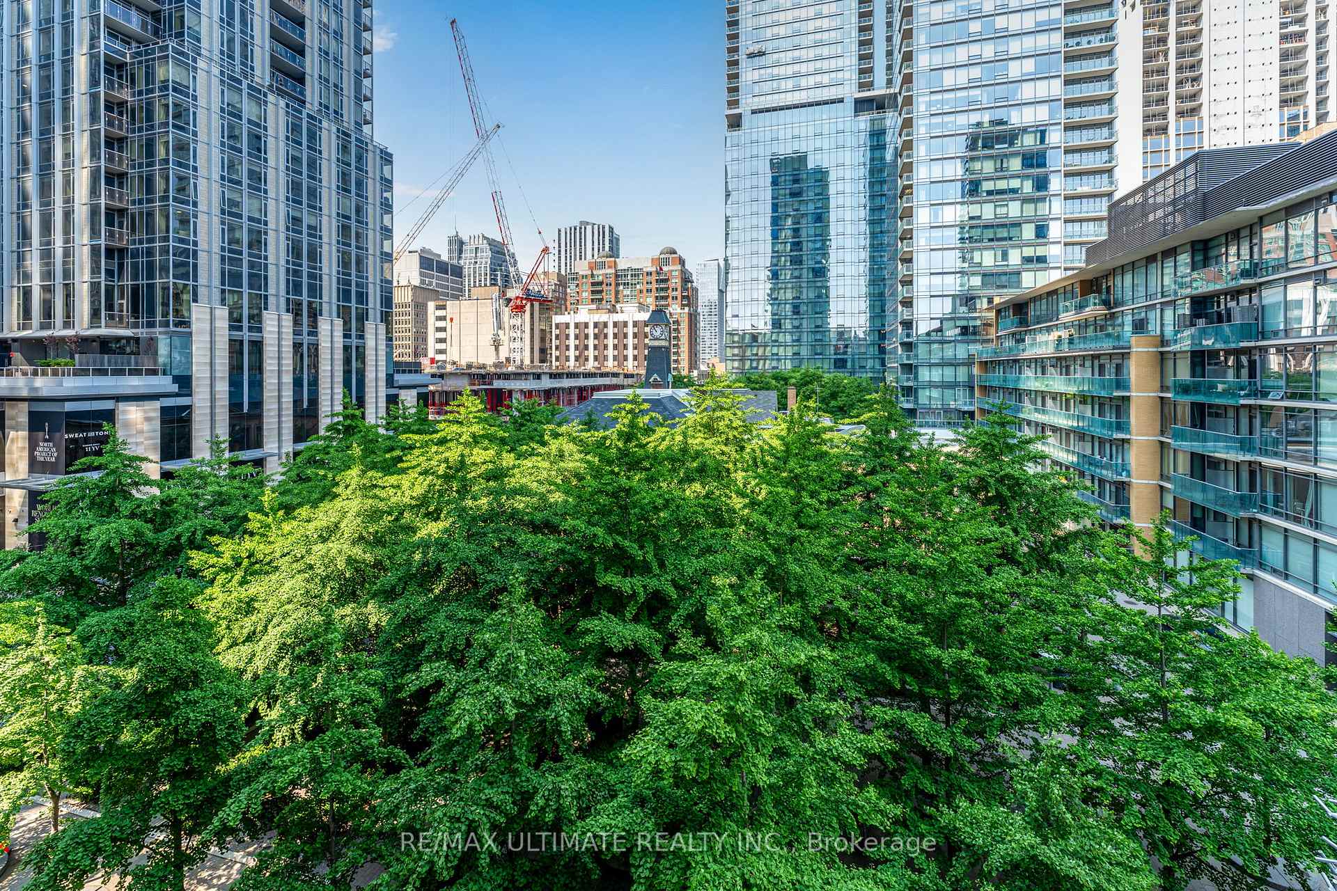 2 Bedrooms Condo at 18 Yorkville, Toronto For sale
