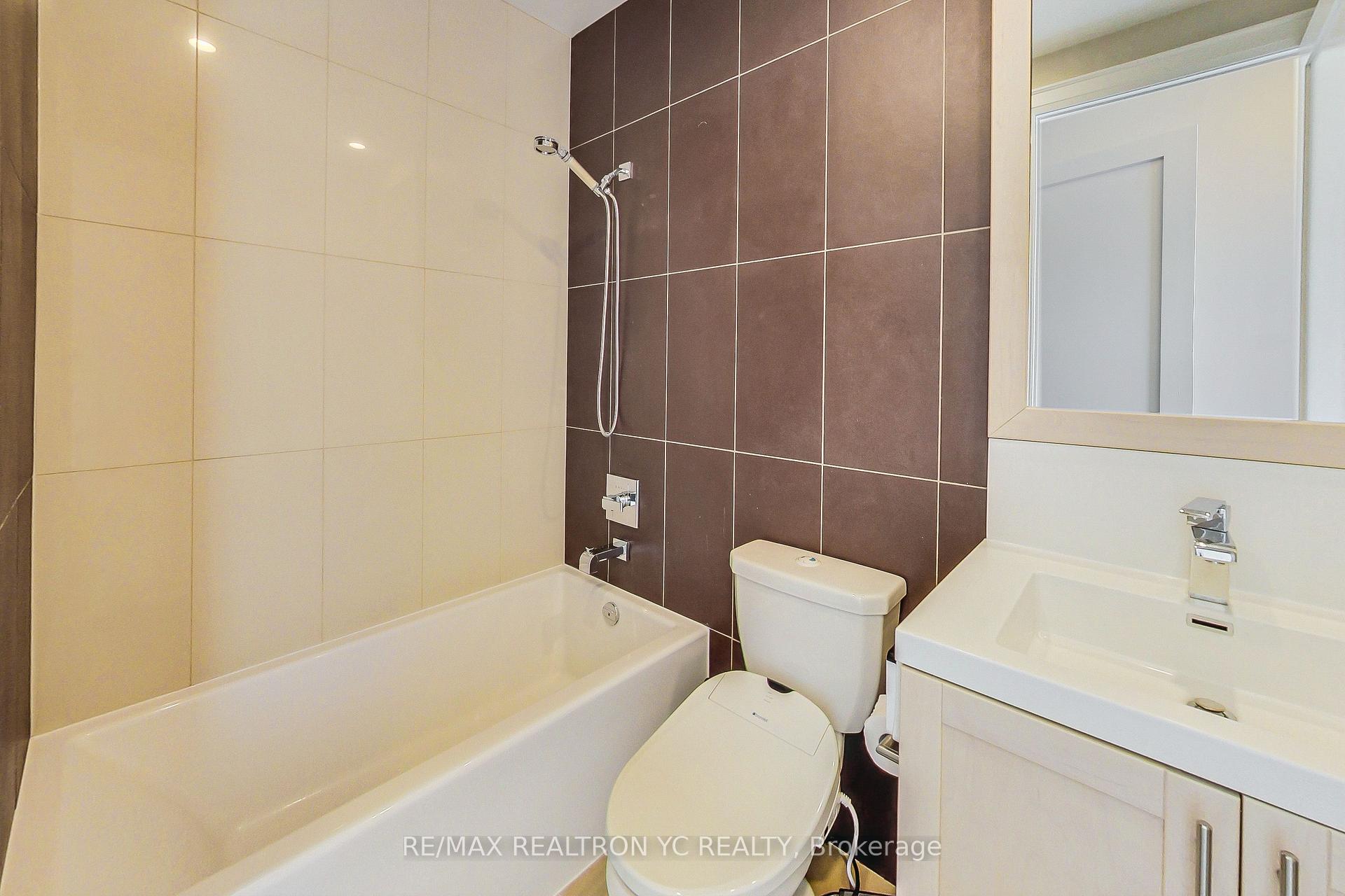 4 Bedrooms Condo at 2 Anndale, Toronto For sale