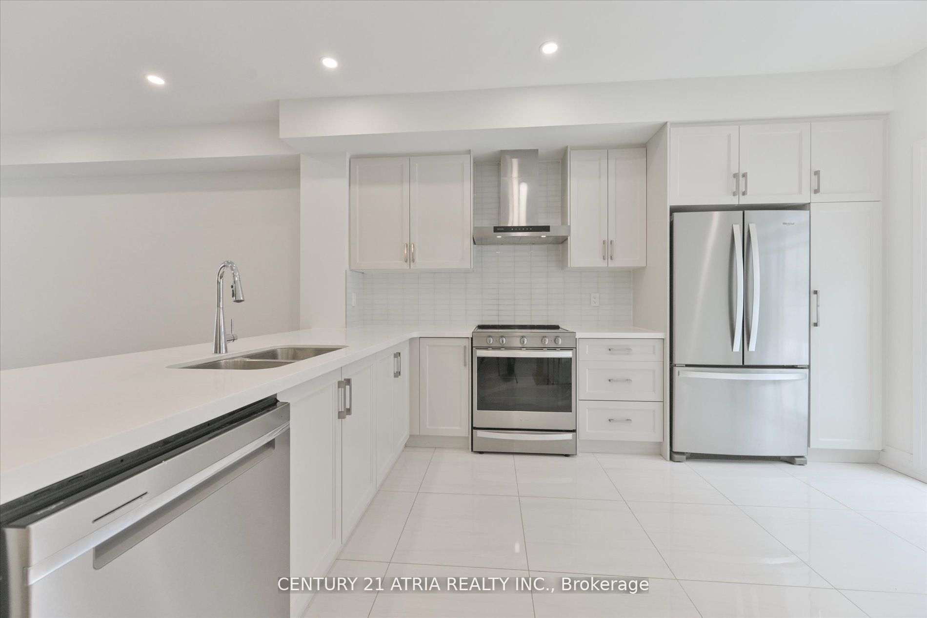 106 Clippers Crescent