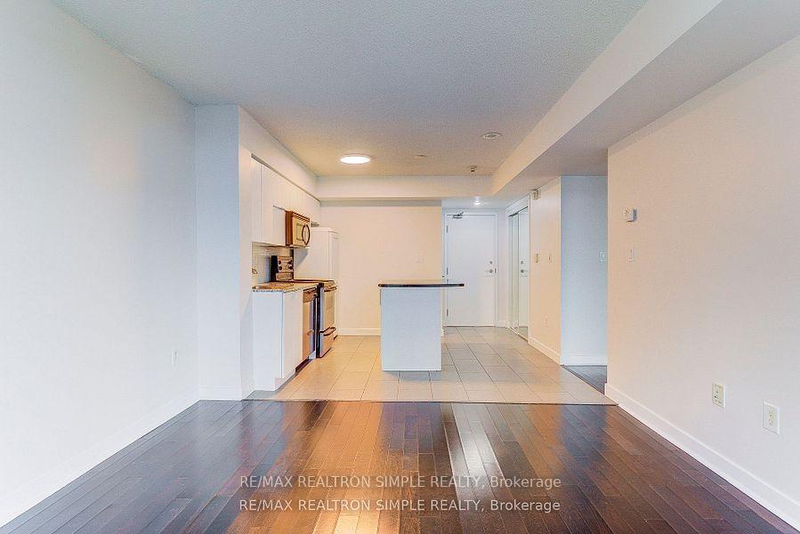 2 Bedrooms Condo at 15 Brunel, Toronto For sale