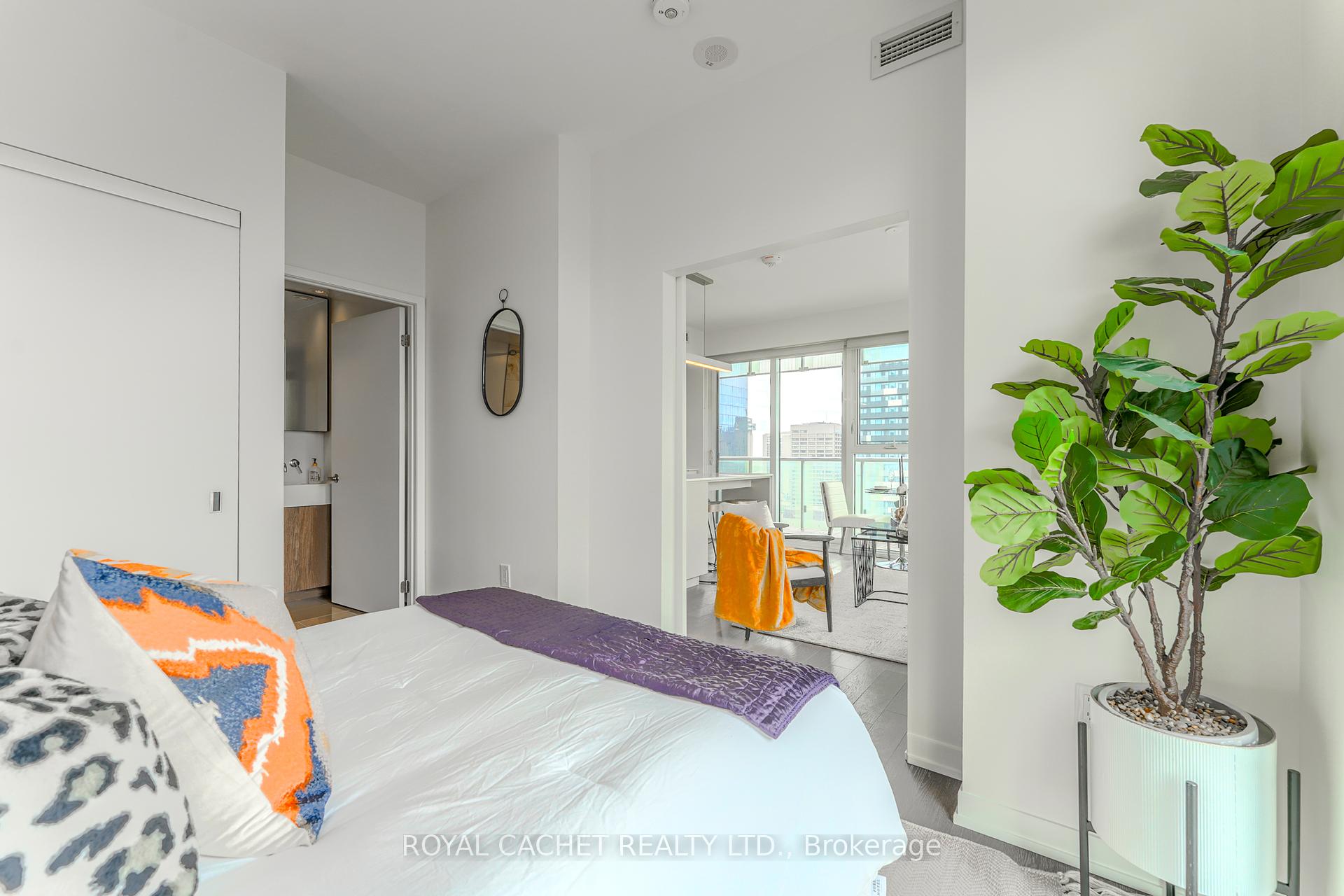 2 Bedrooms Condo at 15 Lower Jarvis, Toronto For sale