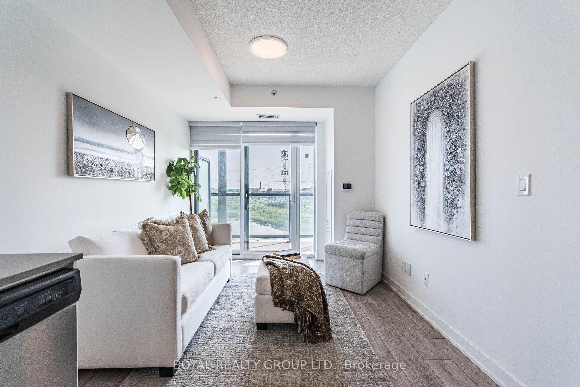 2 Bedrooms Condo at 3200 Dakota Common, Burlington For sale