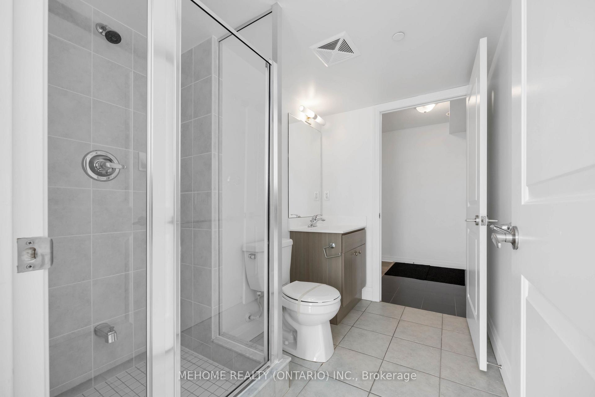 2 Bedrooms Condo at 275 Yorkland, Toronto For sale