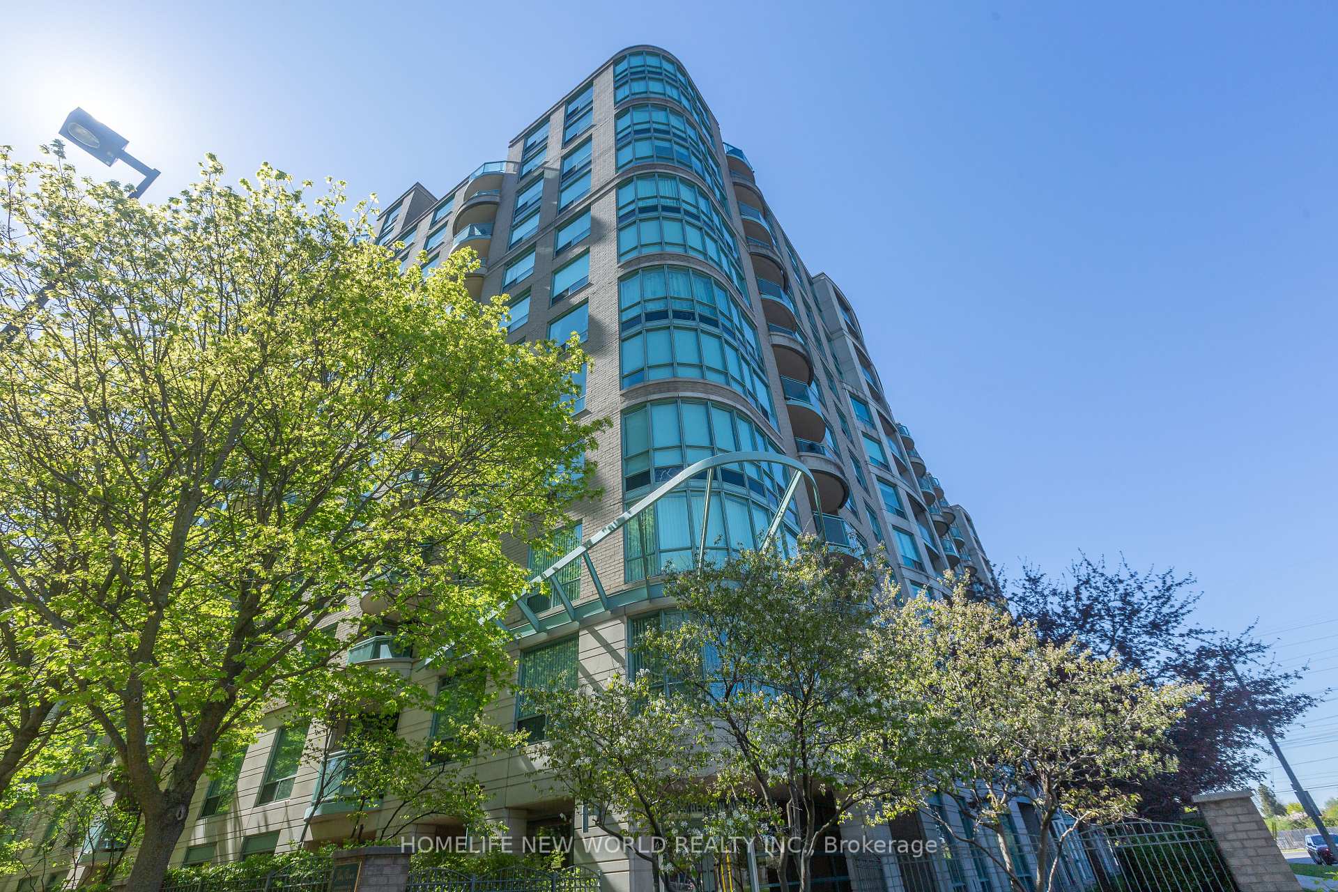 1 Bedroom Condo at 18 Pemberton, Toronto For sale
