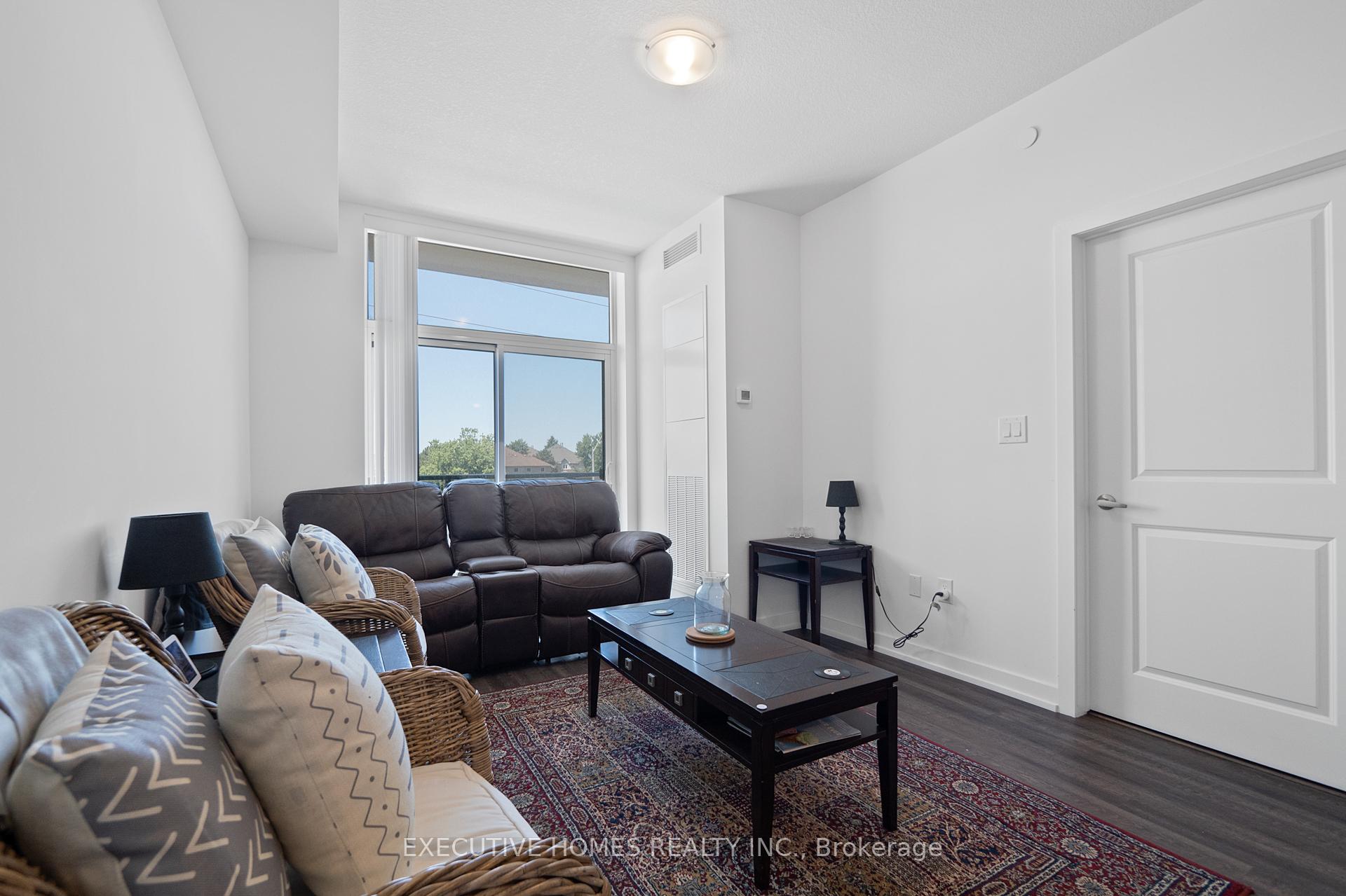 2 Bedrooms Condo at 450 Dundas, Hamilton For sale