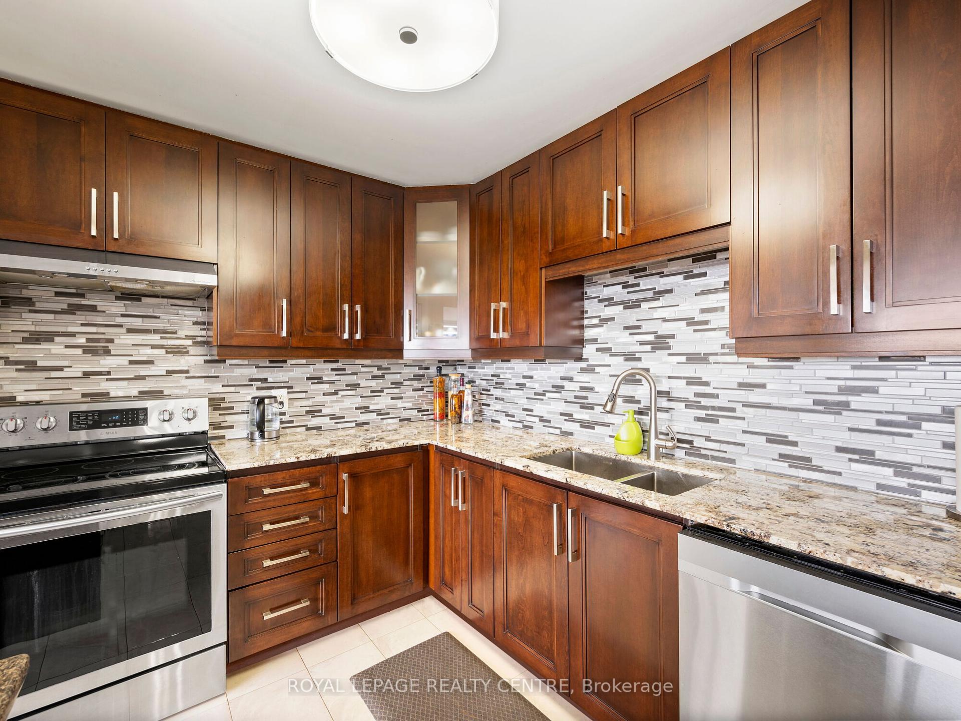 #602 – 200 Robert Speck Parkway, Mississauga, ON L4Z 1S3