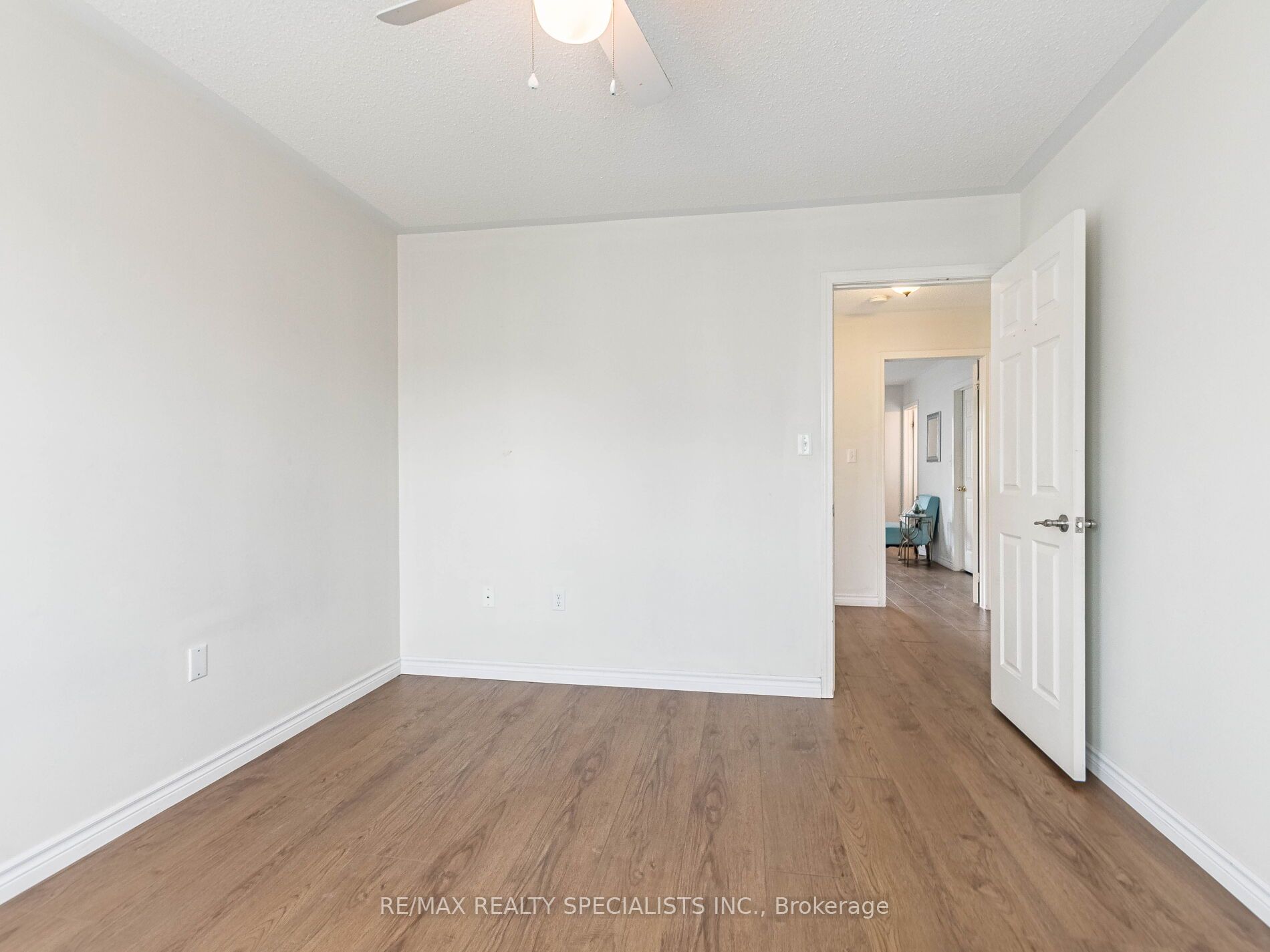 105 DECKER HOLLOW Circle