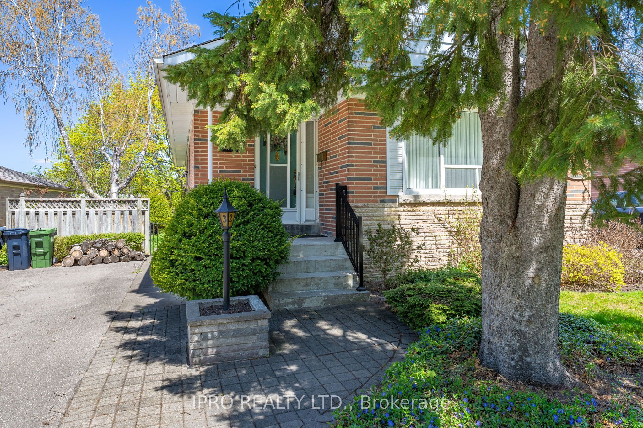 32 Cloverhill Road