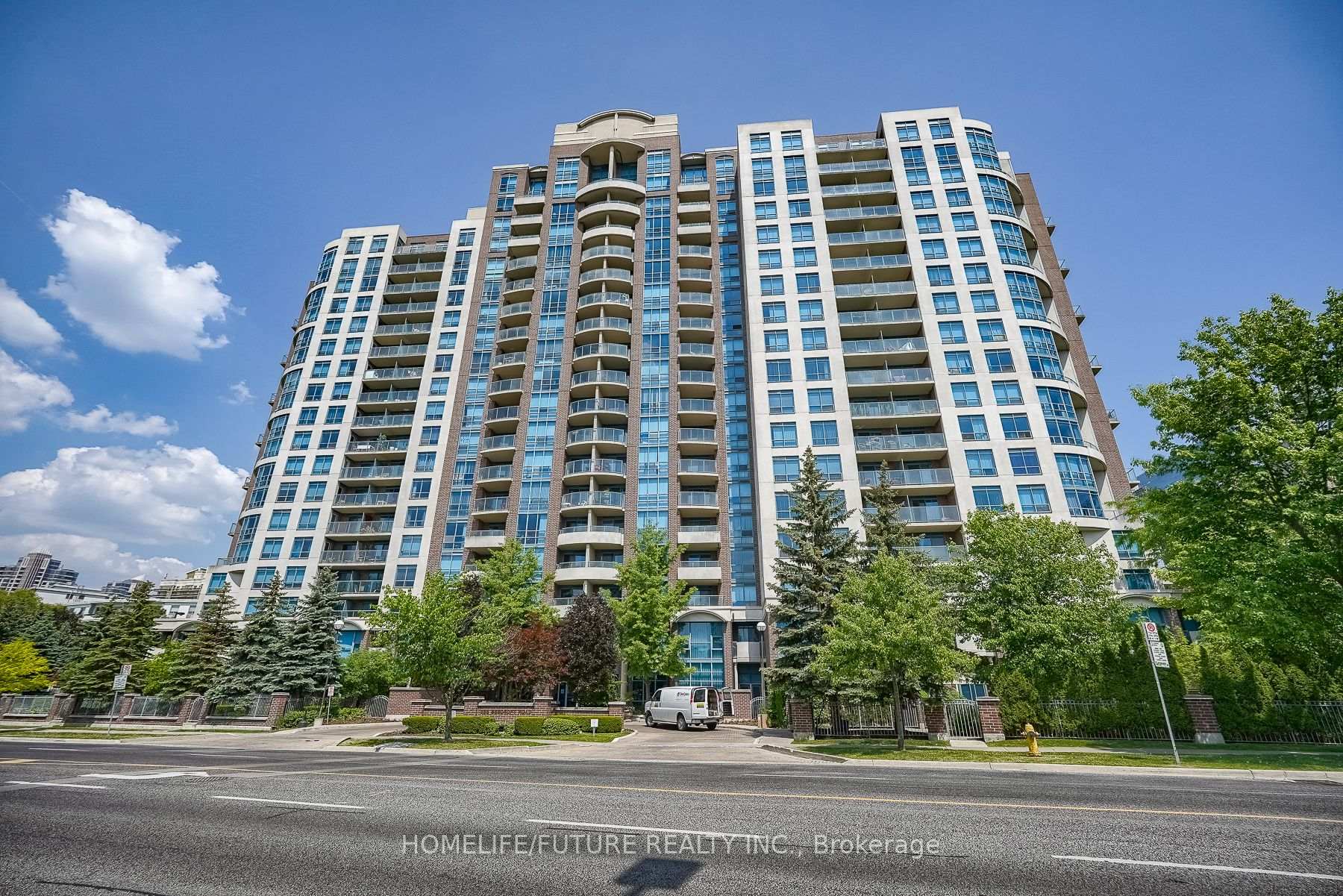 2 Bedrooms Condo at 233 Beecroft, Toronto For sale
