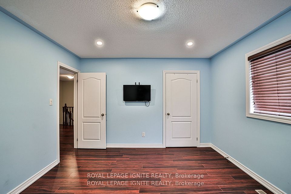 https://trreb-image.ampre.ca/2tQ_FXL6ltLOARcVBVPjcr7Y75bKfKFrHi0HNt2vPLE/rs:fit:960:960/wm:.5:so:0:50:.4/wmsh:10/wmt:PHNwYW4gZm9yZWdyb3VuZD0nd2hpdGUnIGZvbnQ9JzY4Jz5ST1lBTCBMRVBBR0UgSUdOSVRFIFJFQUxUWSwgQnJva2VyYWdlPC9zcGFuPg/L3RycmViL2xpc3RpbmdzLzQwLzk5LzI0LzA2L3AvMTk3MTZhYWEtNTEzNC00ZDBiLTg0ZDMtZGJhMzdmNTNjNWUwLmpwZw.jpg