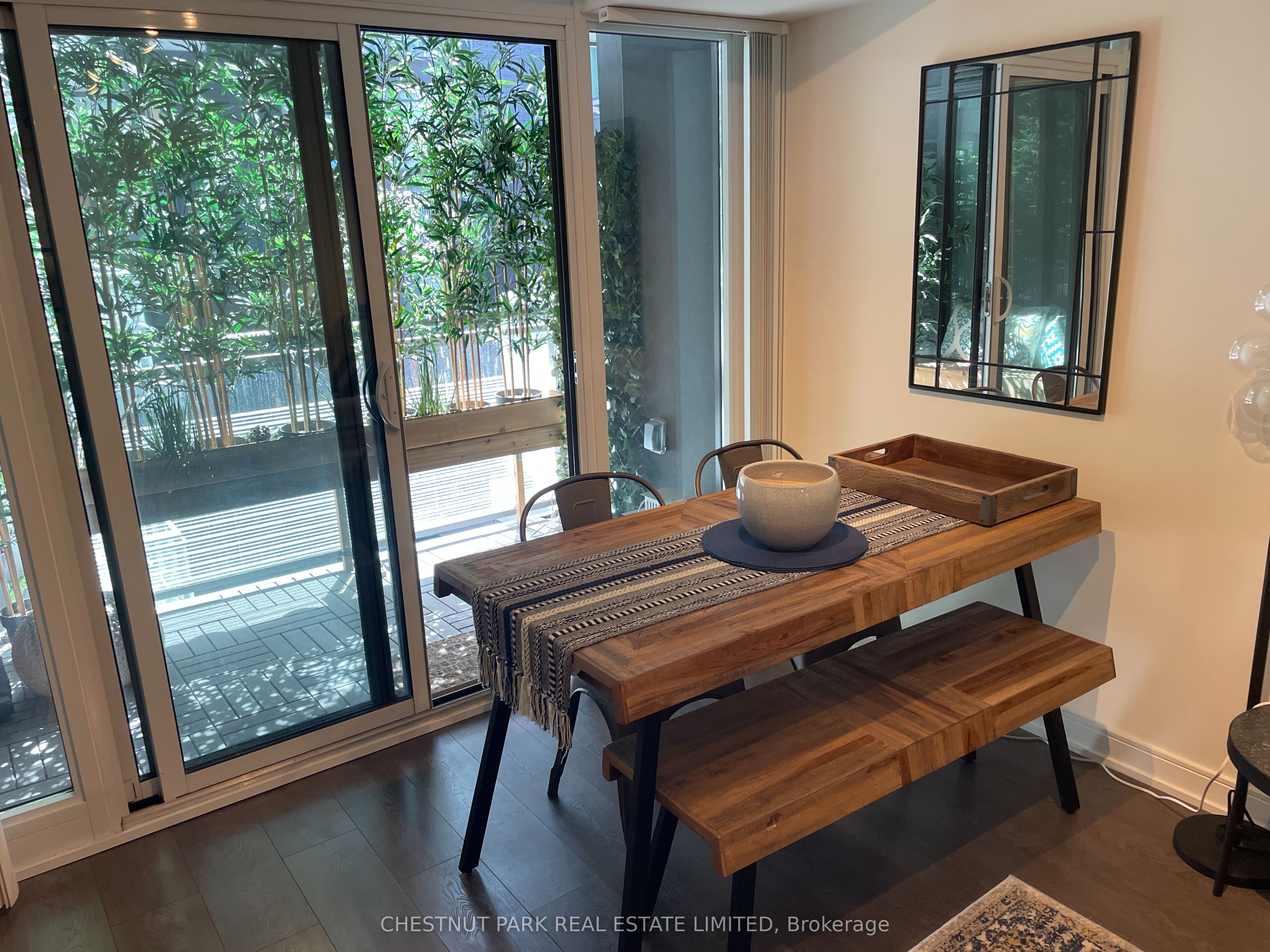 525 Adelaide Street W, #701