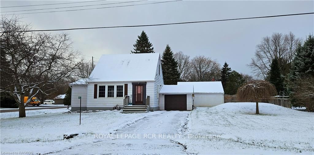 886 16TH Street, Georgian Bluffs, ON N4K 6V5