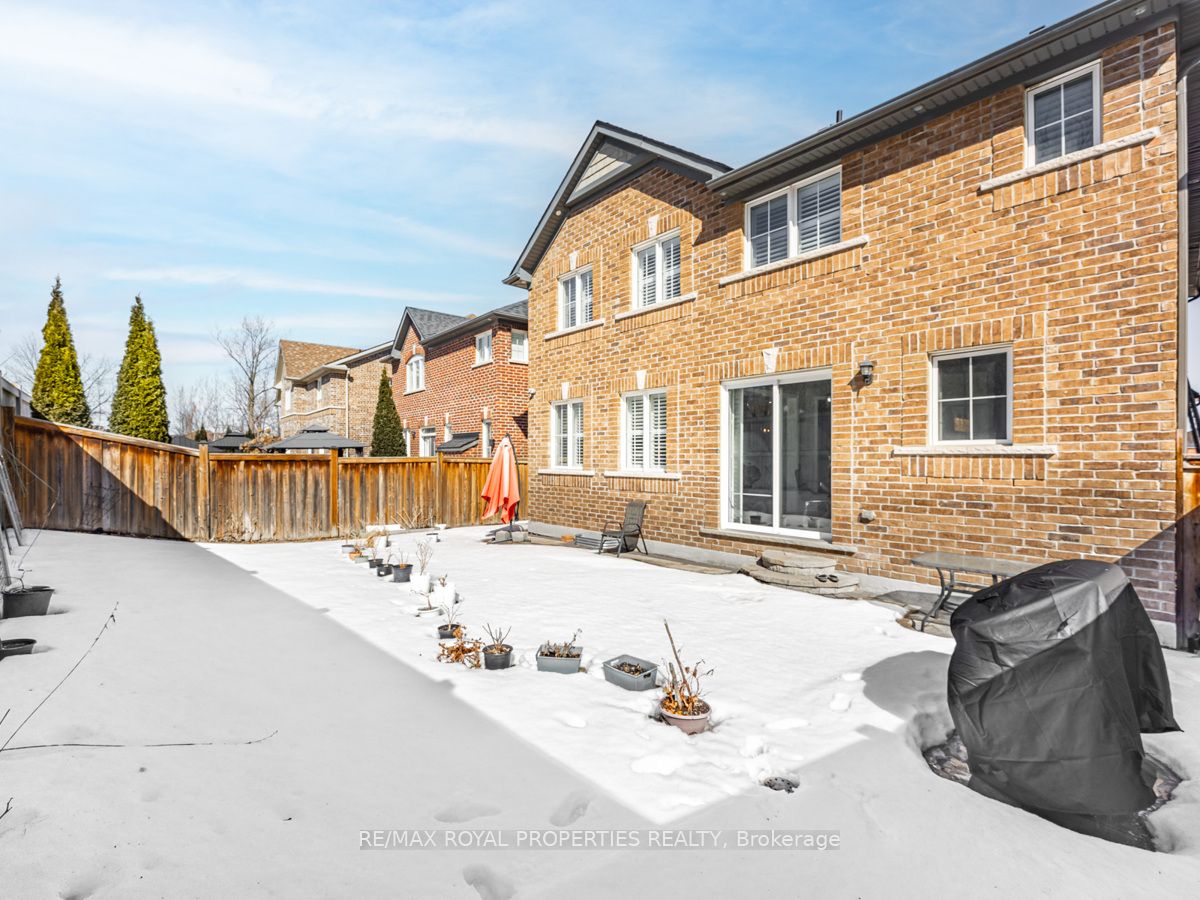 24 Bignell Crescent